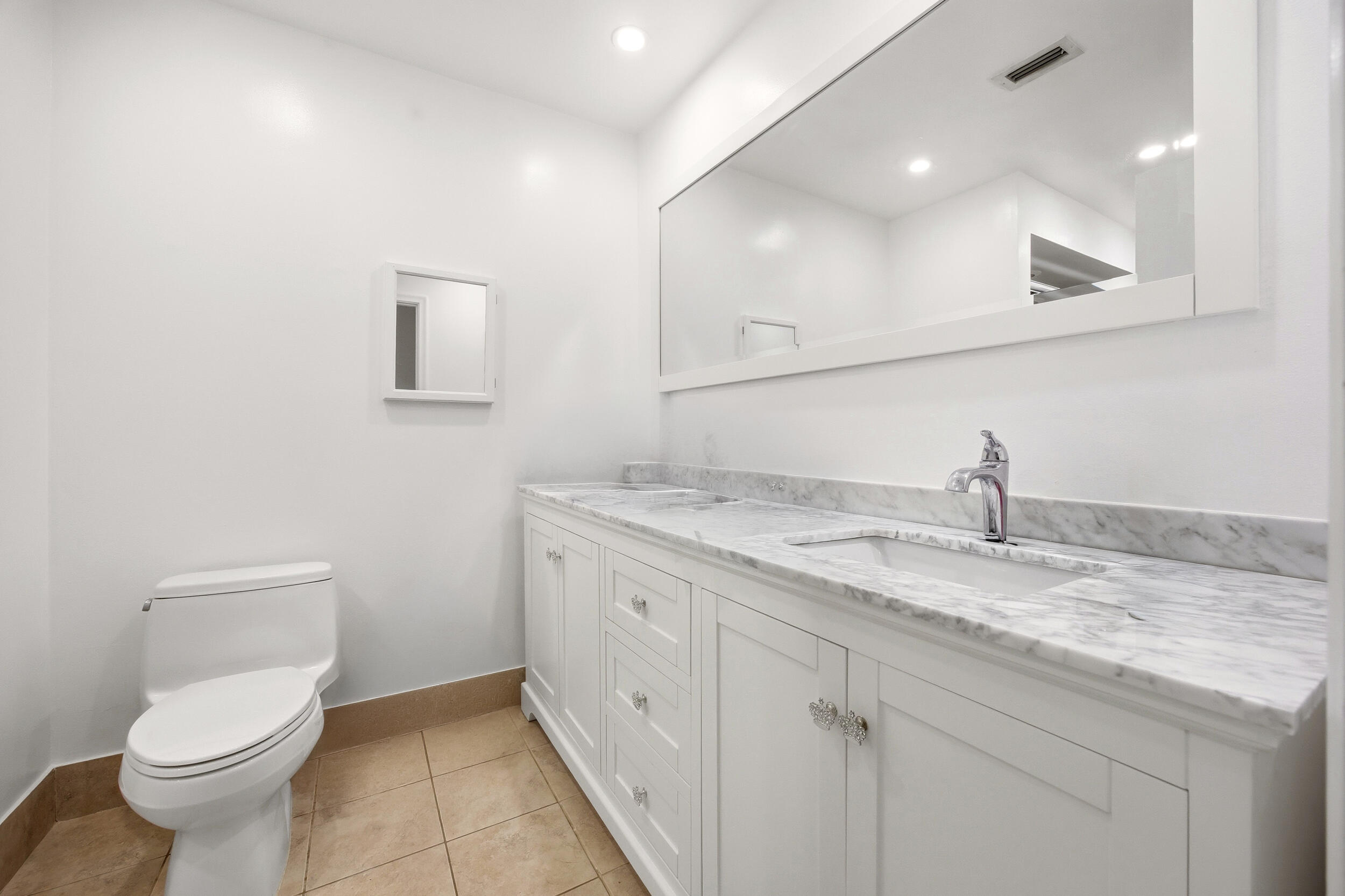 BOCA TEECA SEC 4 - Residential Lease