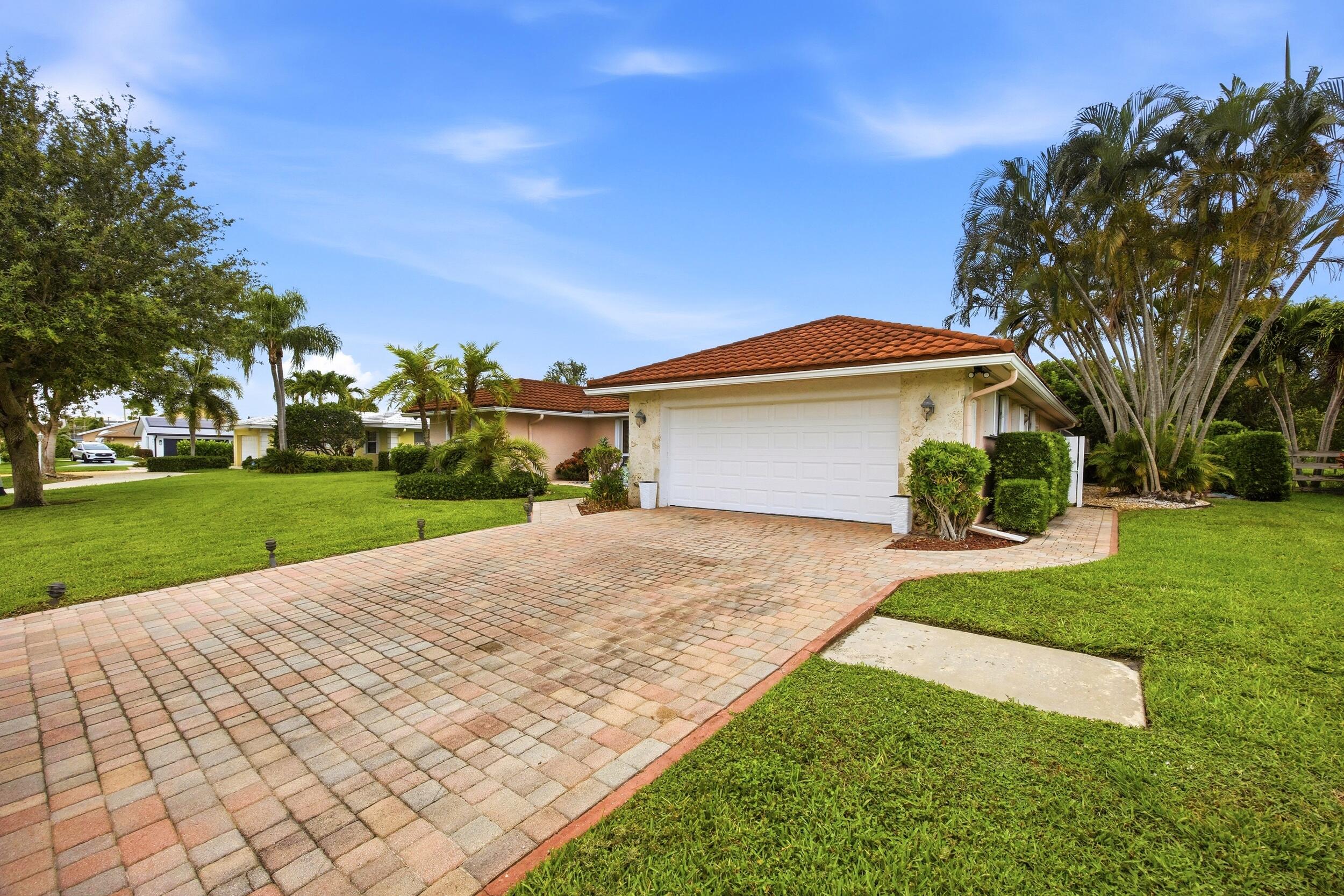 BOCA TEECA SEC 4 - Residential Lease