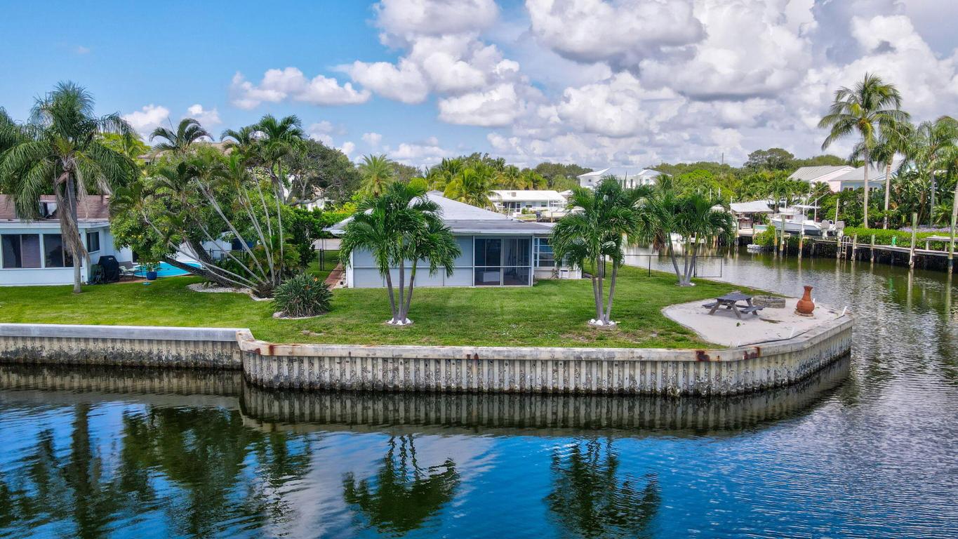 YACHT CLUB ESTATES - Land