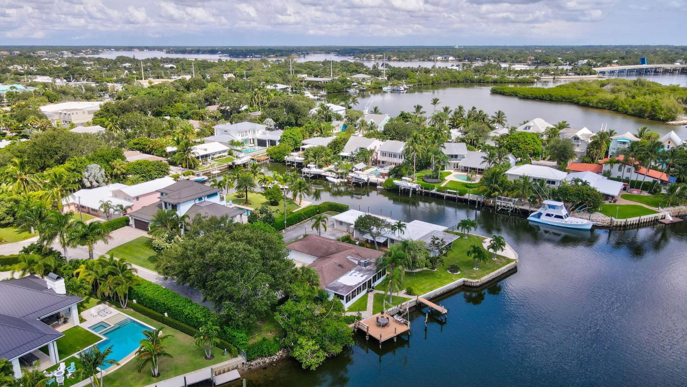 YACHT CLUB ESTATES - Land