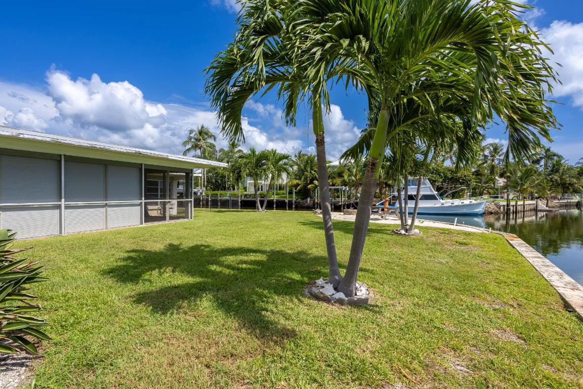 YACHT CLUB ESTATES - Land