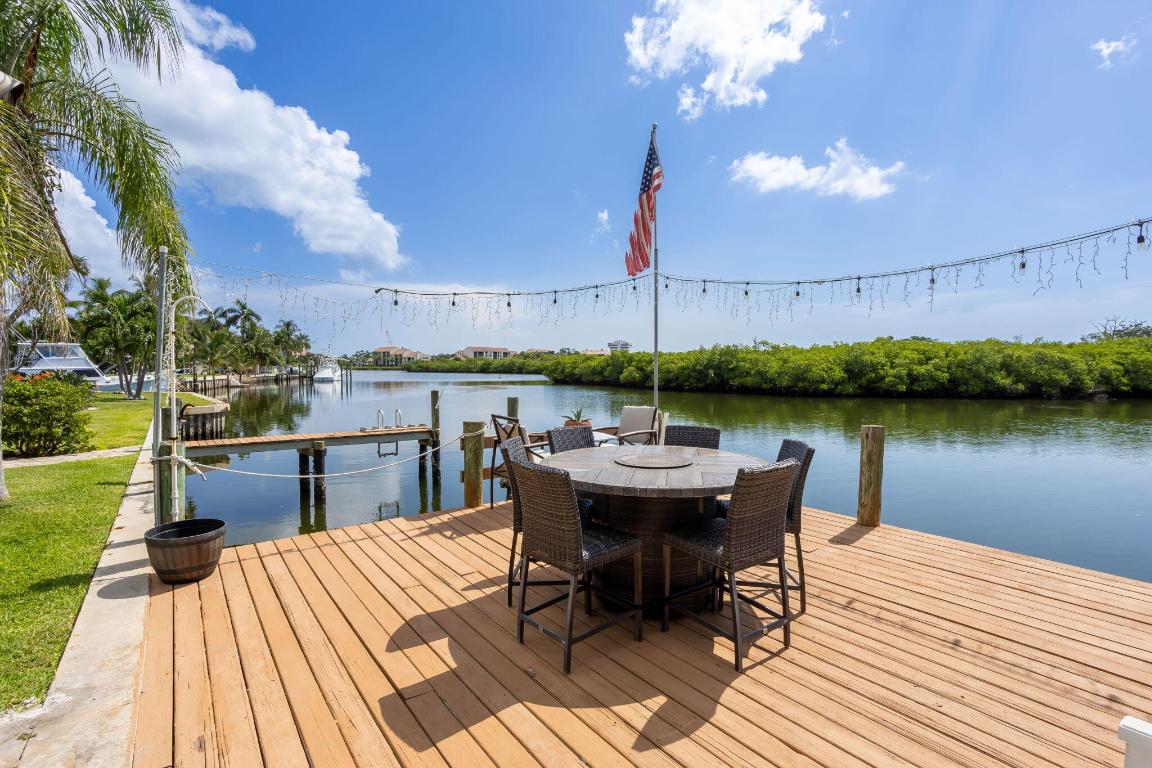 YACHT CLUB ESTATES - Land