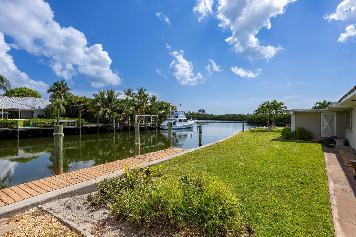 YACHT CLUB ESTATES - Land