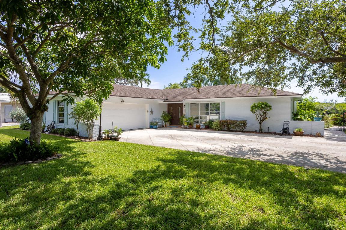 YACHT CLUB ESTATES - Land