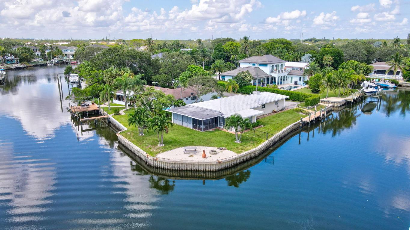 YACHT CLUB ESTATES - Land