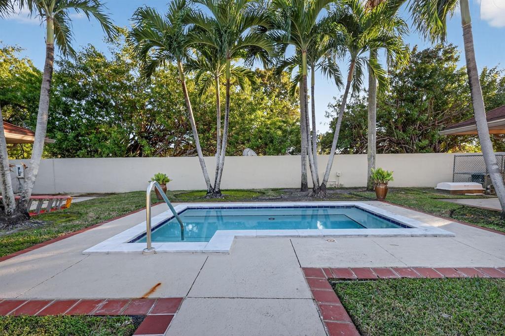 VILLA RUSTICA I CONDO - Residential Lease