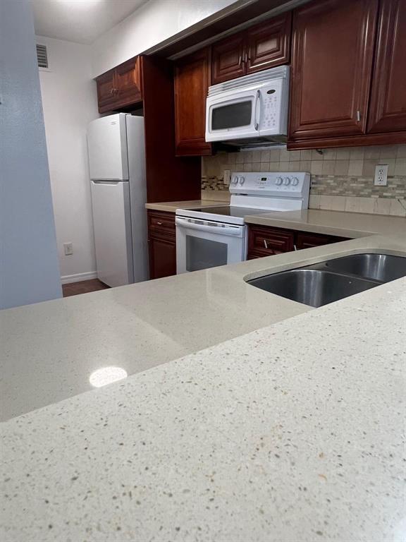 VILLA RUSTICA I CONDO - Residential Lease