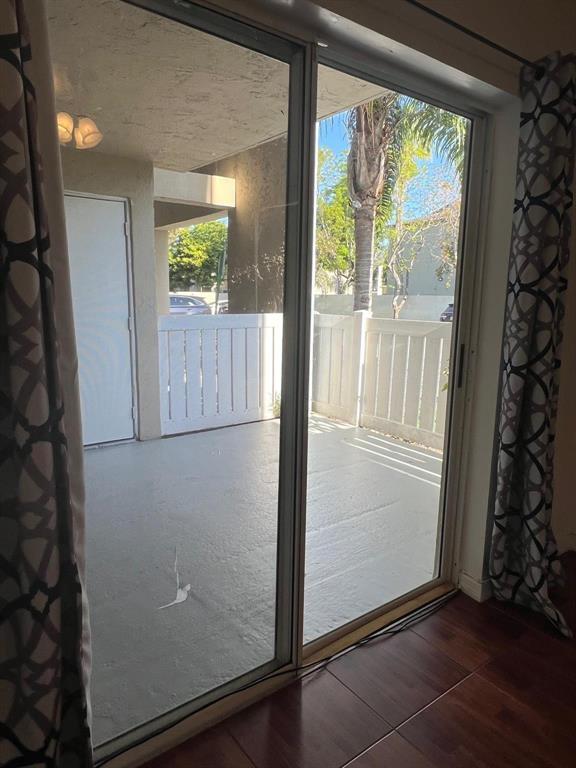 VILLA RUSTICA I CONDO - Residential Lease
