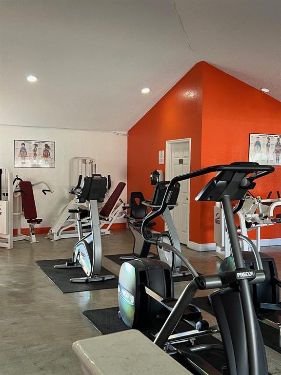 VILLA RUSTICA I CONDO - Residential Lease