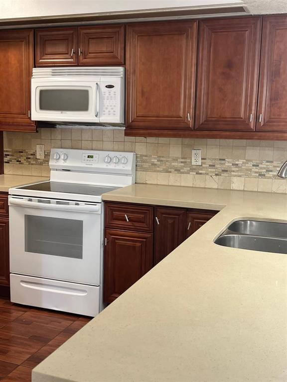 VILLA RUSTICA I CONDO - Residential Lease