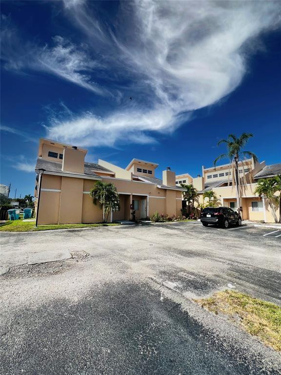 THE HAYLOFTS OF CORAL SPR - Residential
