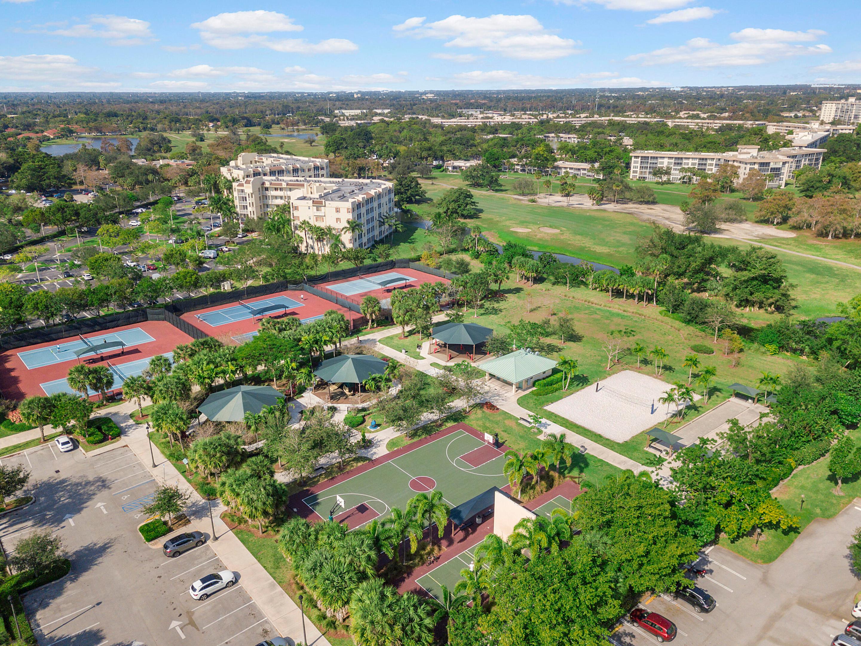 NO 123 PALM-AIRE COUNTRY CLUB - Residential