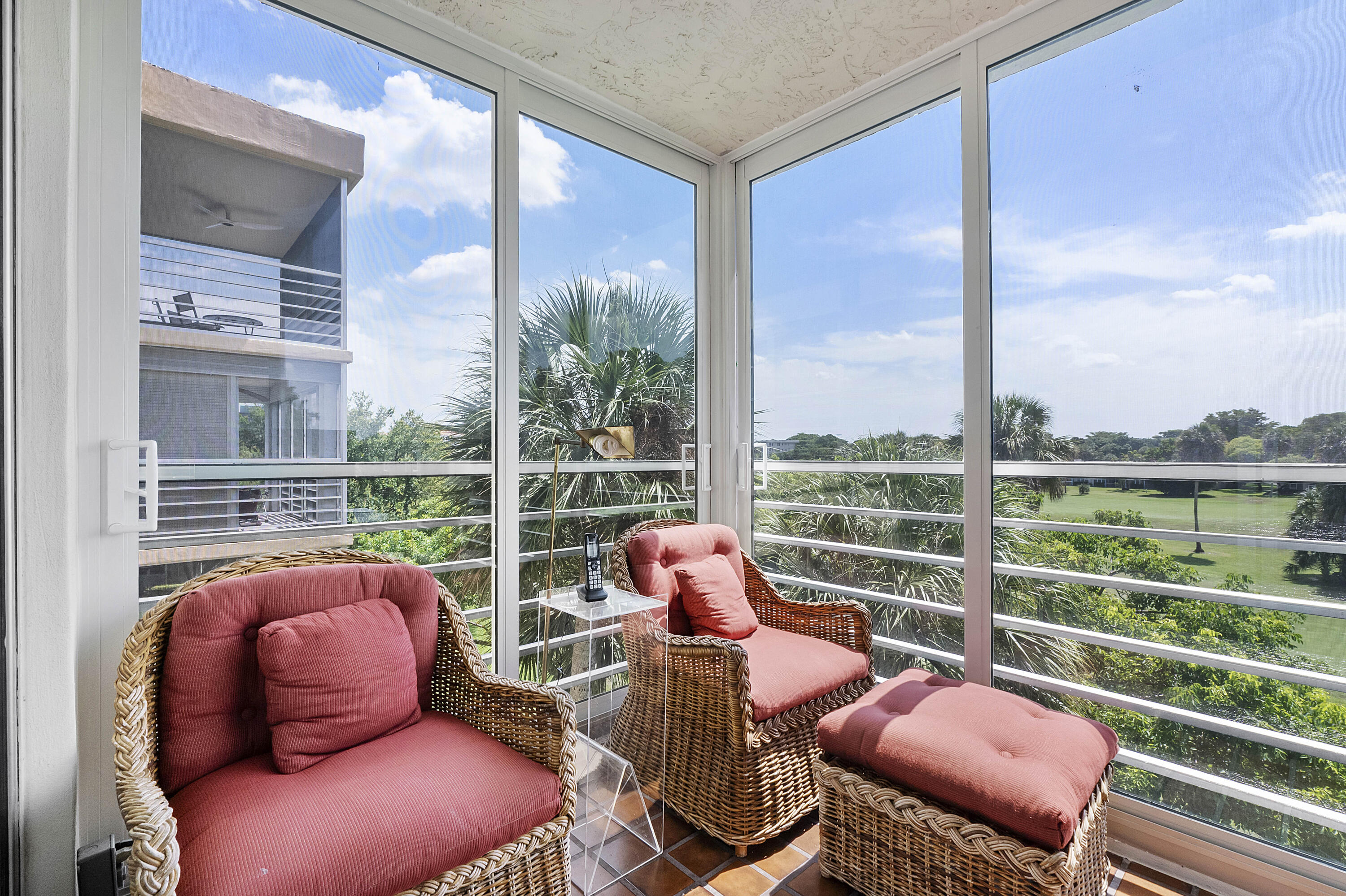 NO 123 PALM-AIRE COUNTRY CLUB - Residential