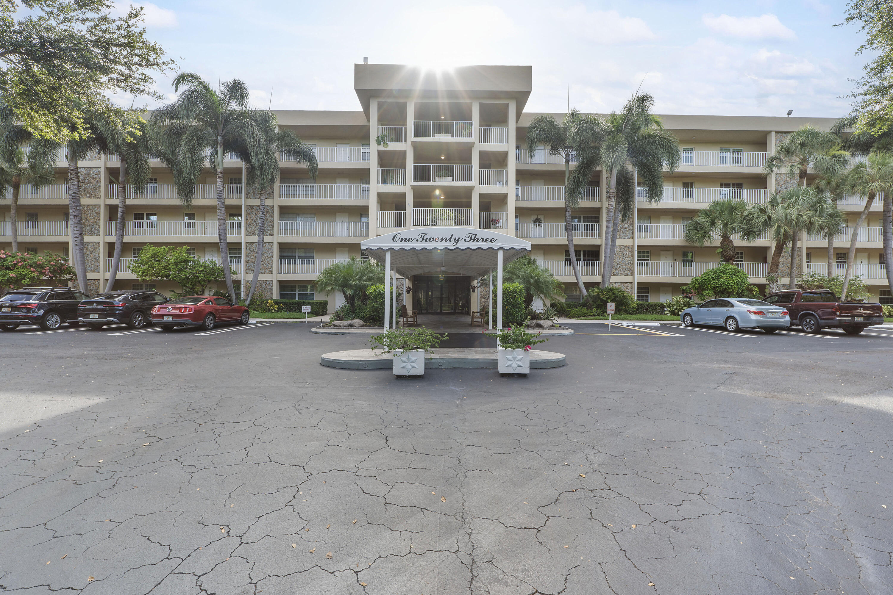 NO 123 PALM-AIRE COUNTRY CLUB - Residential