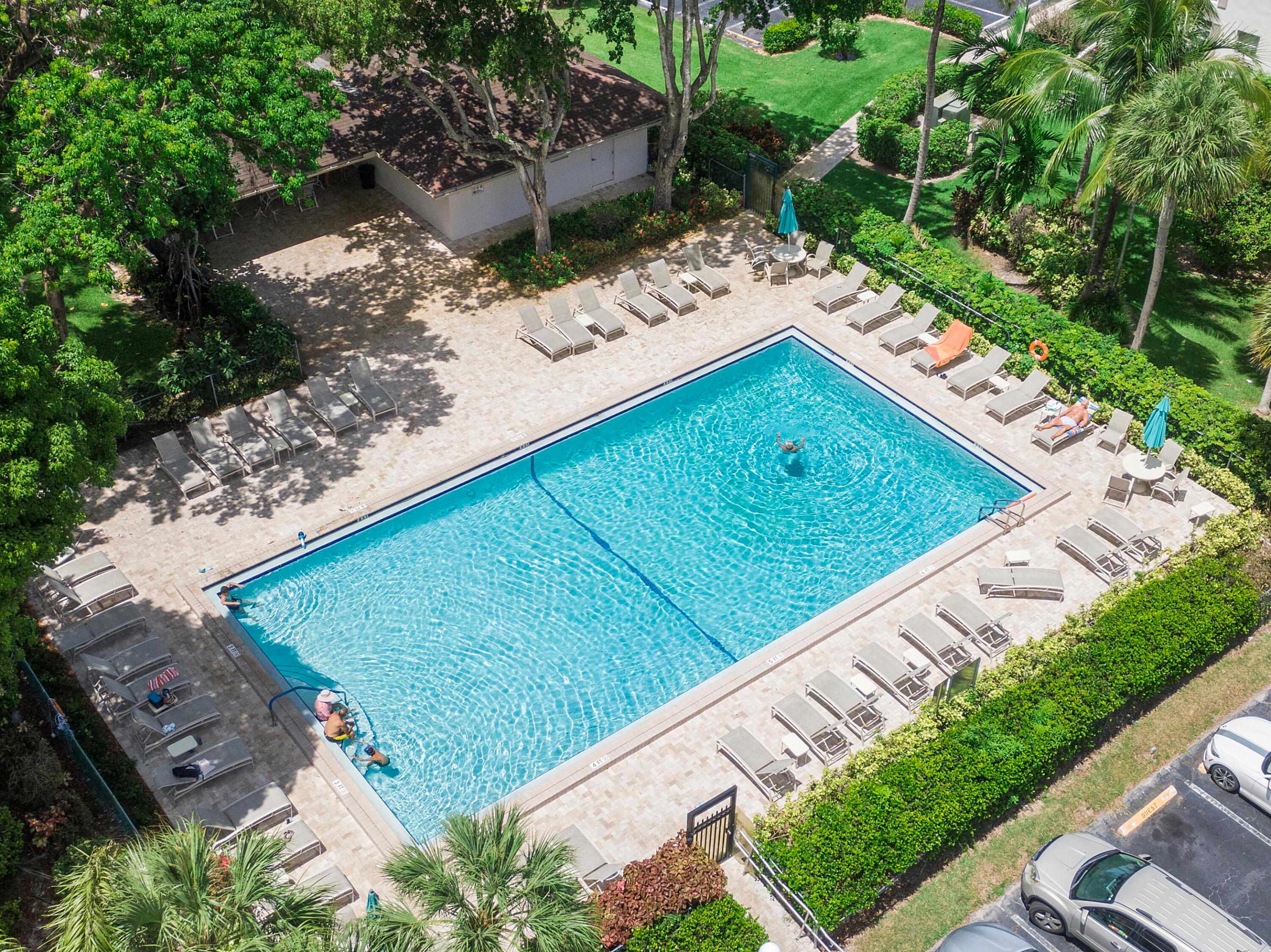 NO 123 PALM-AIRE COUNTRY CLUB - Residential