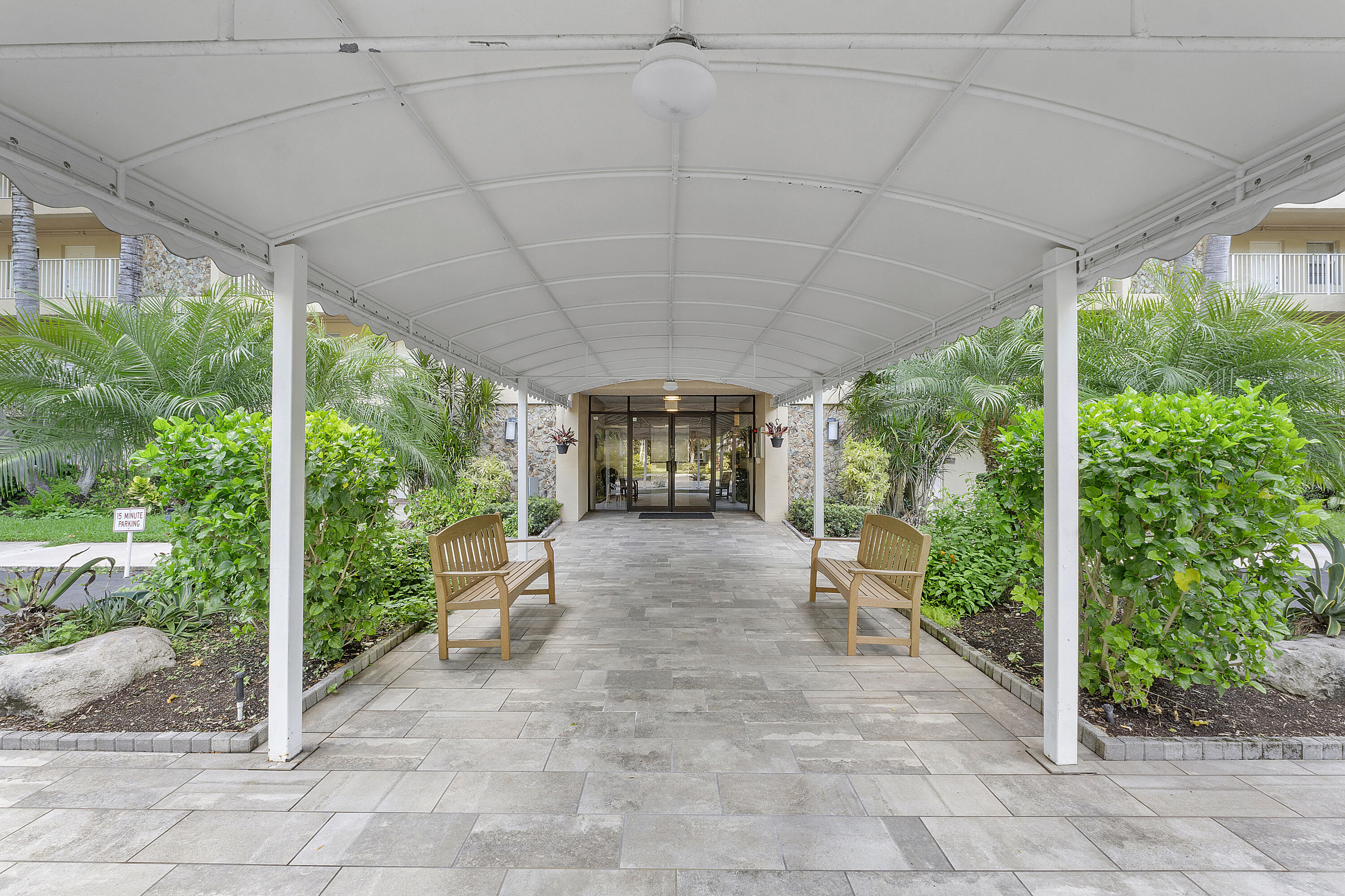 NO 123 PALM-AIRE COUNTRY CLUB - Residential
