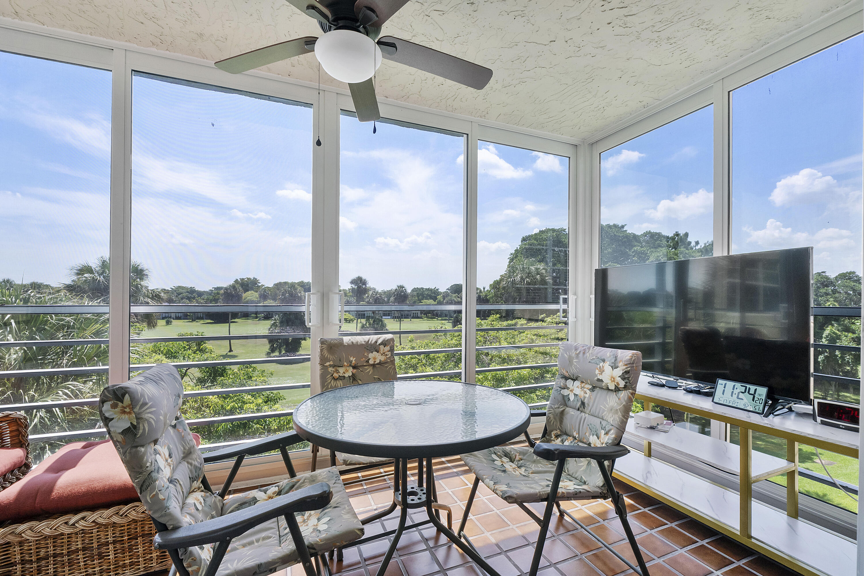 NO 123 PALM-AIRE COUNTRY CLUB - Residential