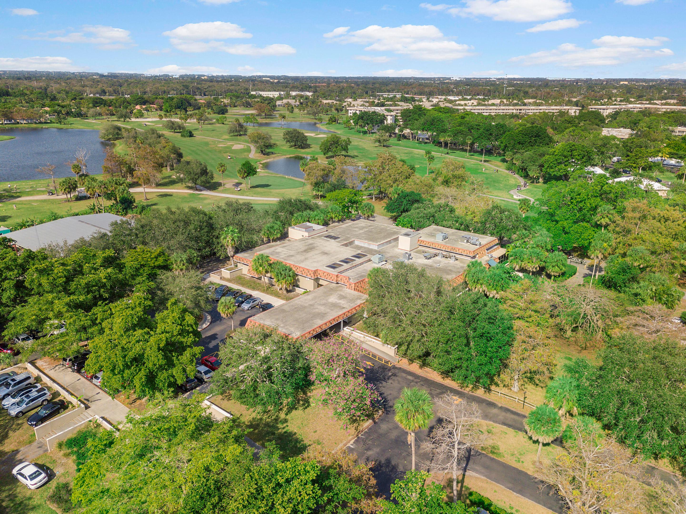 NO 123 PALM-AIRE COUNTRY CLUB - Residential