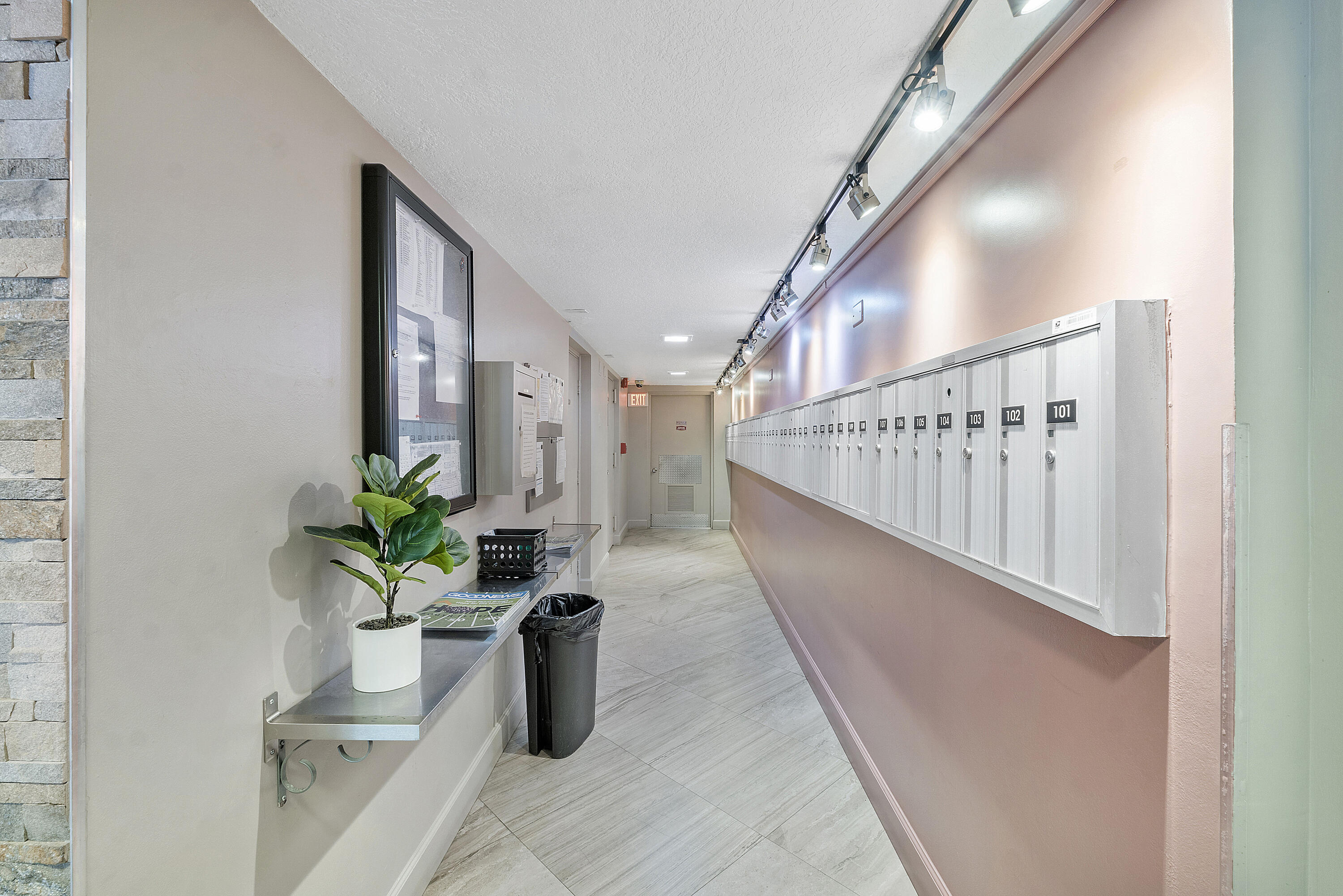 NO 123 PALM-AIRE COUNTRY CLUB - Residential