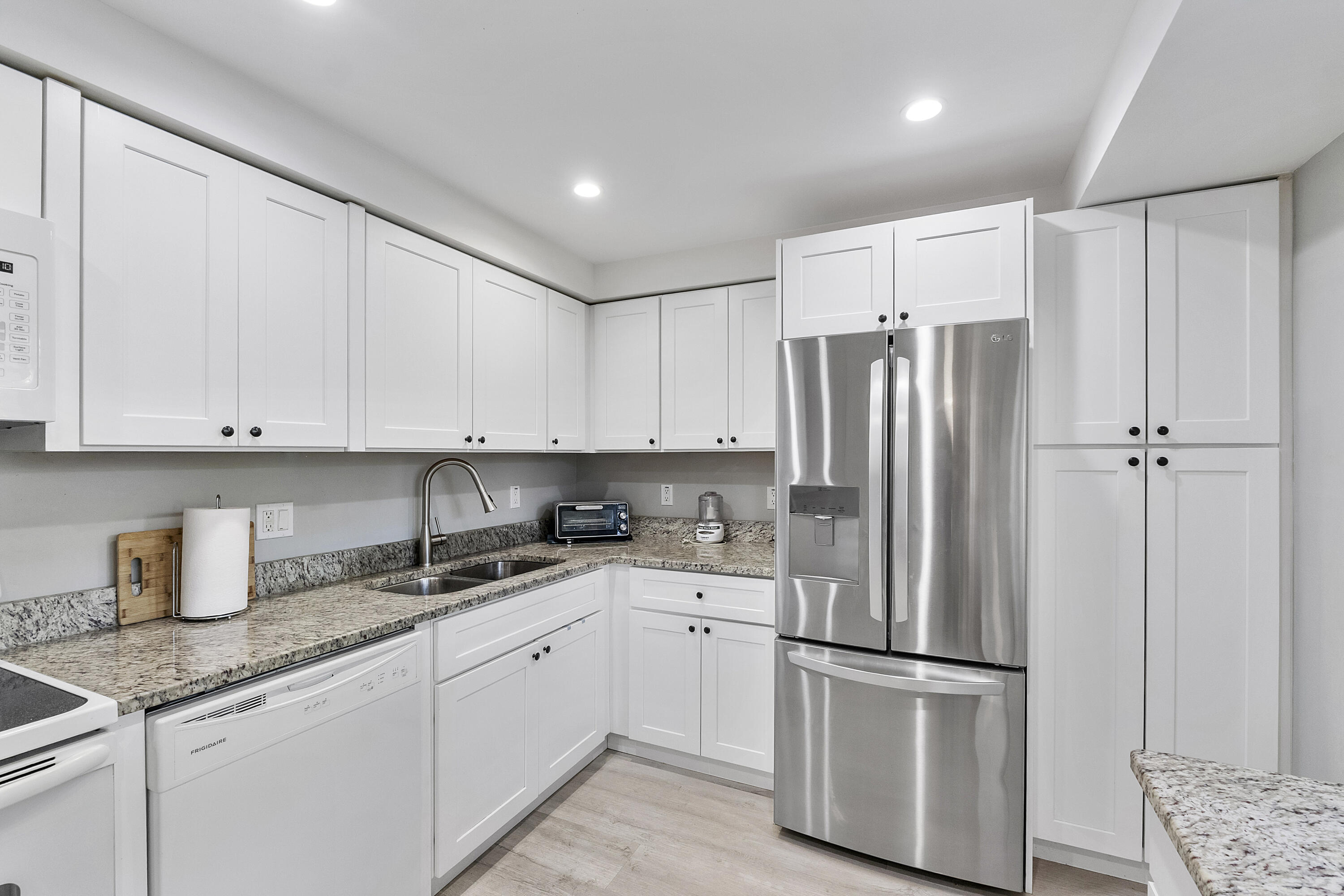 NO 123 PALM-AIRE COUNTRY CLUB - Residential