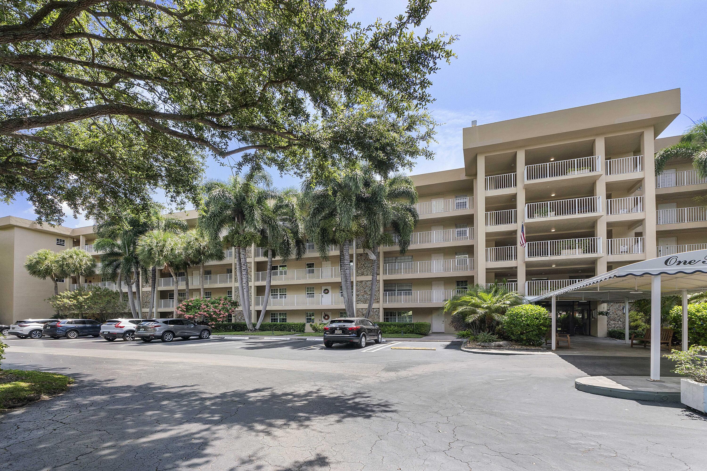 NO 123 PALM-AIRE COUNTRY CLUB - Residential