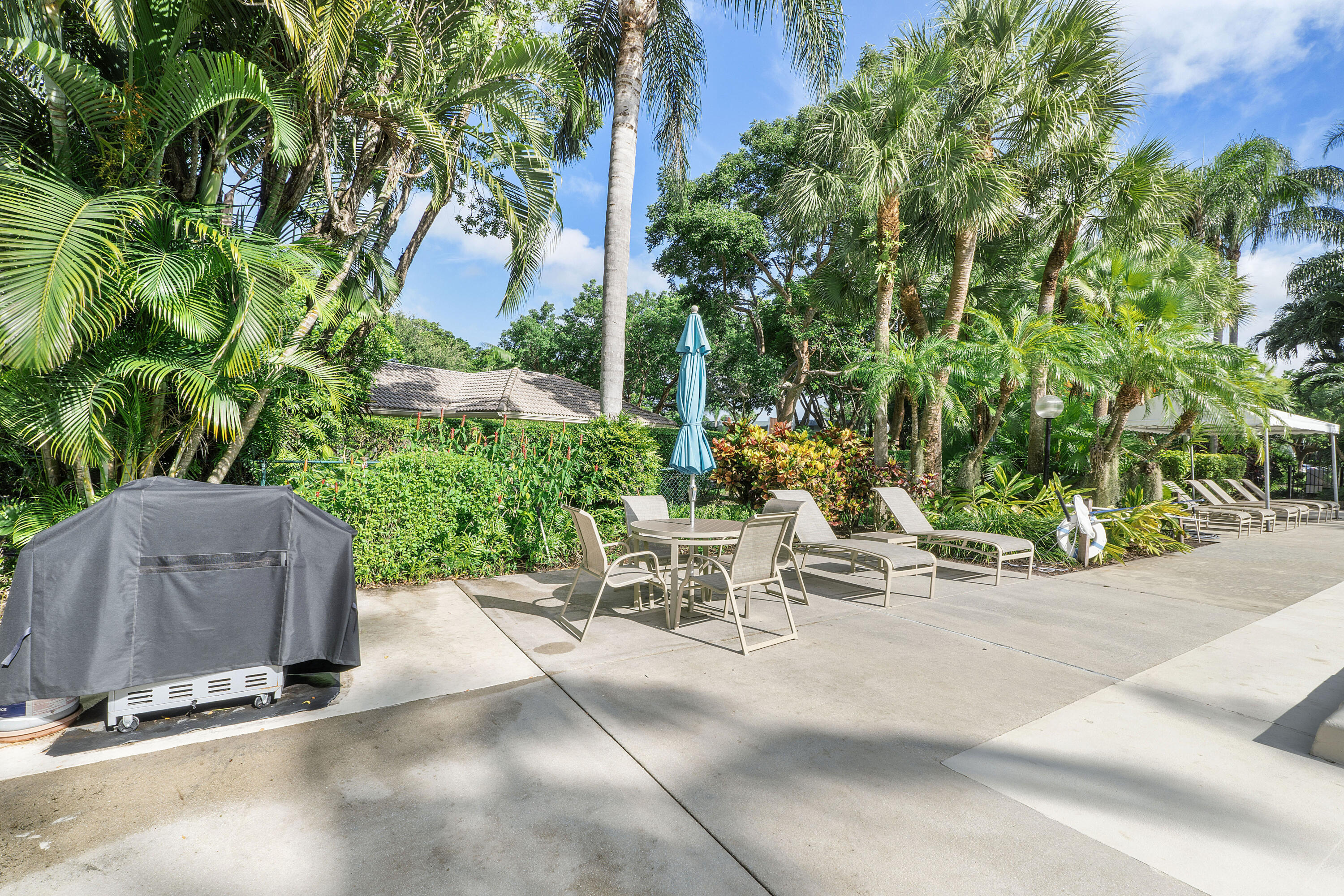 NO 123 PALM-AIRE COUNTRY CLUB - Residential