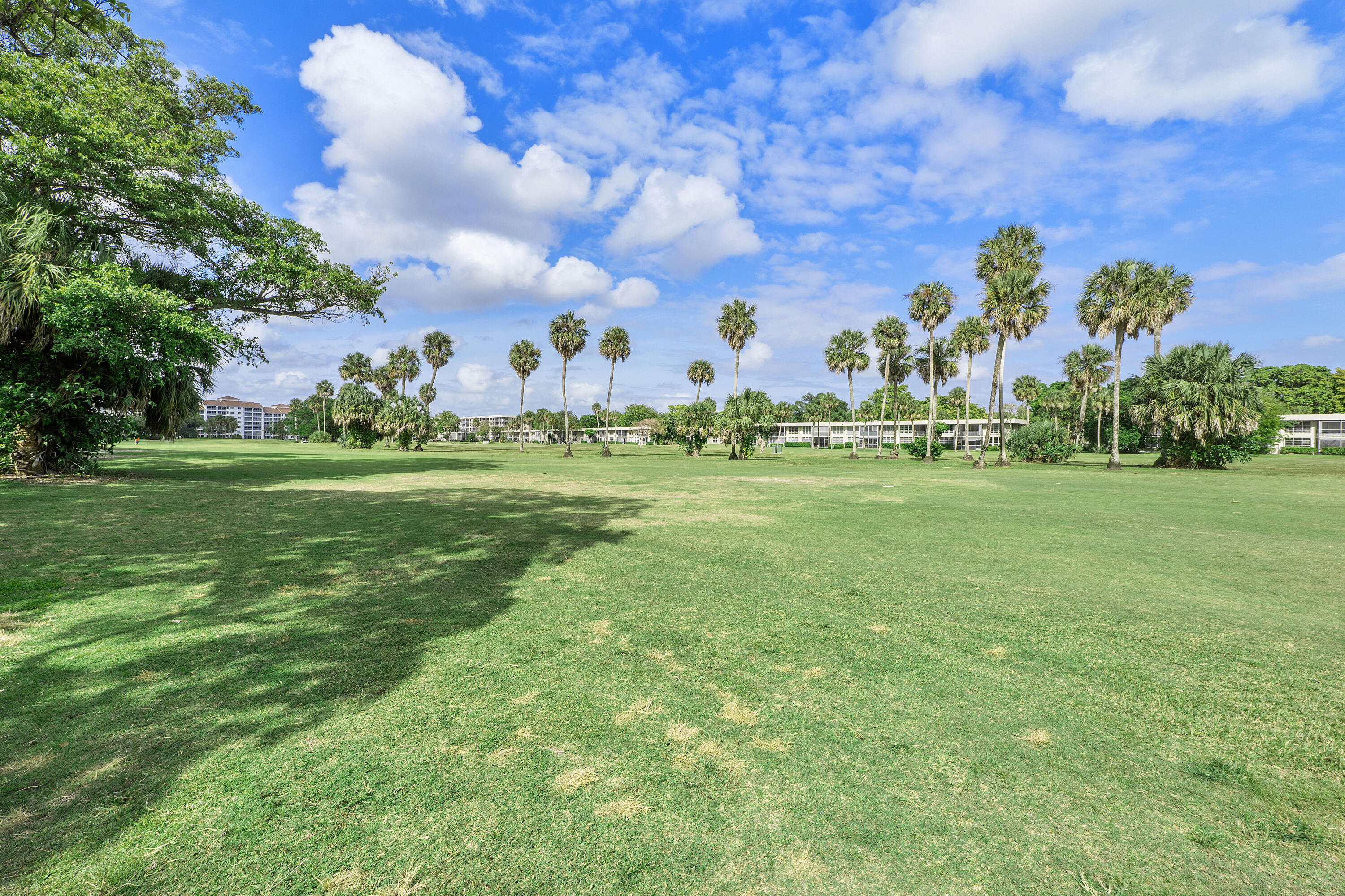 NO 123 PALM-AIRE COUNTRY CLUB - Residential