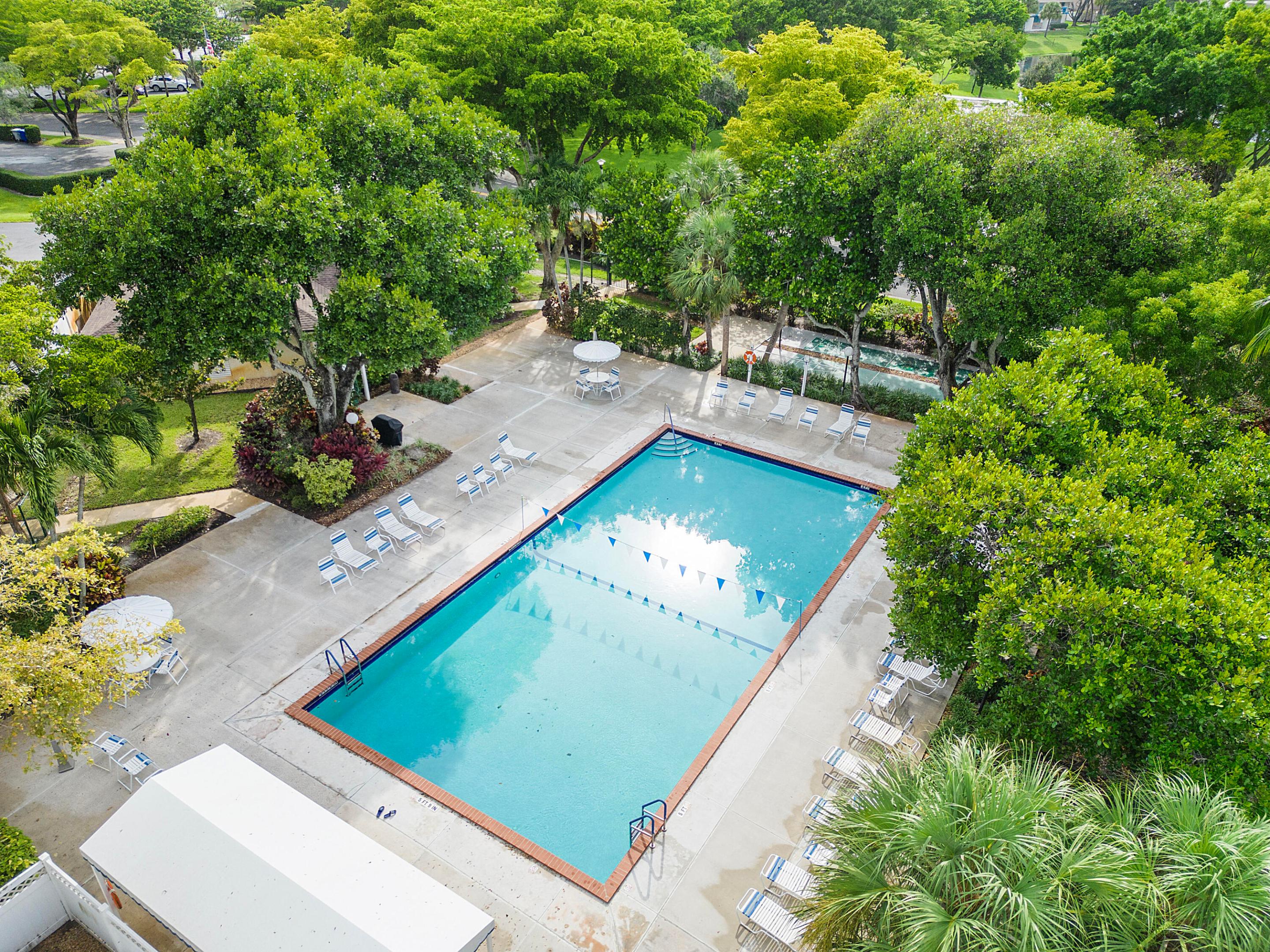 NO 123 PALM-AIRE COUNTRY CLUB - Residential
