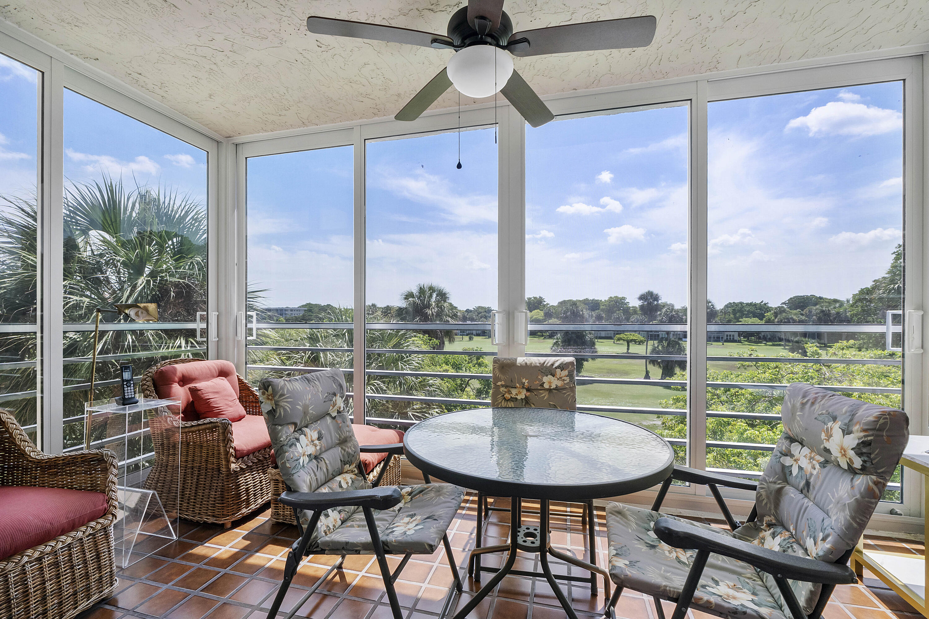 NO 123 PALM-AIRE COUNTRY CLUB - Residential