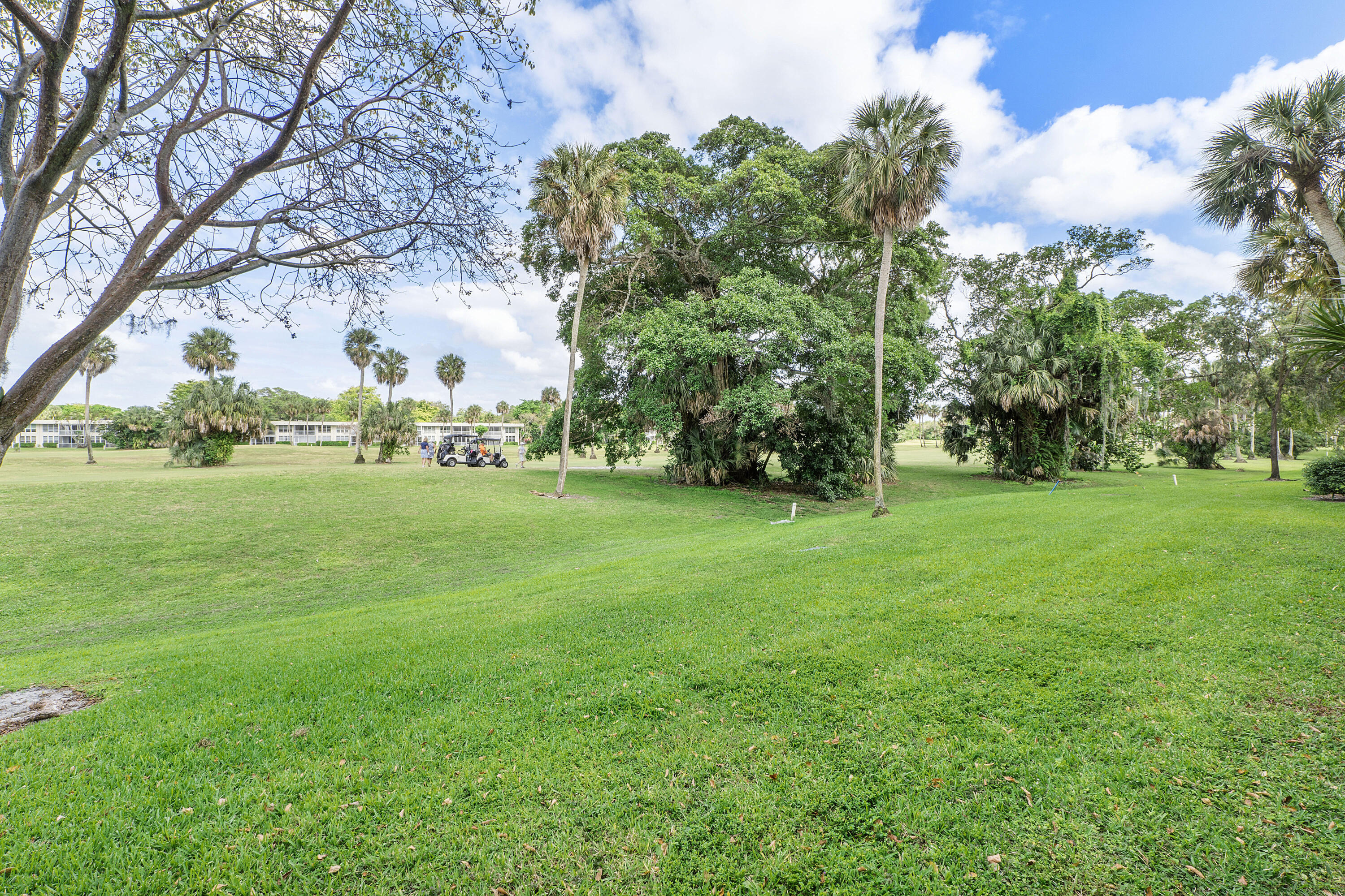 NO 123 PALM-AIRE COUNTRY CLUB - Residential