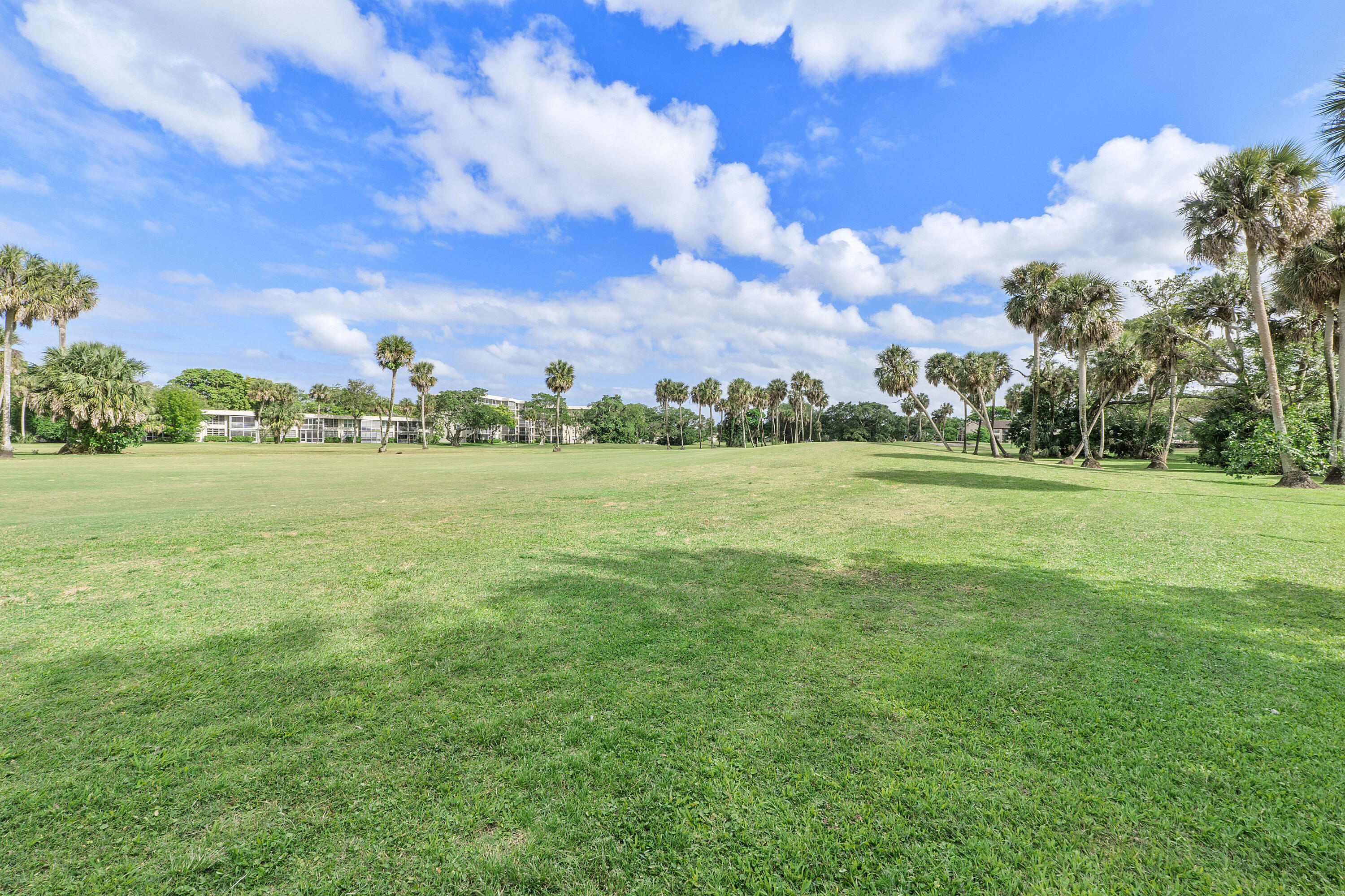NO 123 PALM-AIRE COUNTRY CLUB - Residential