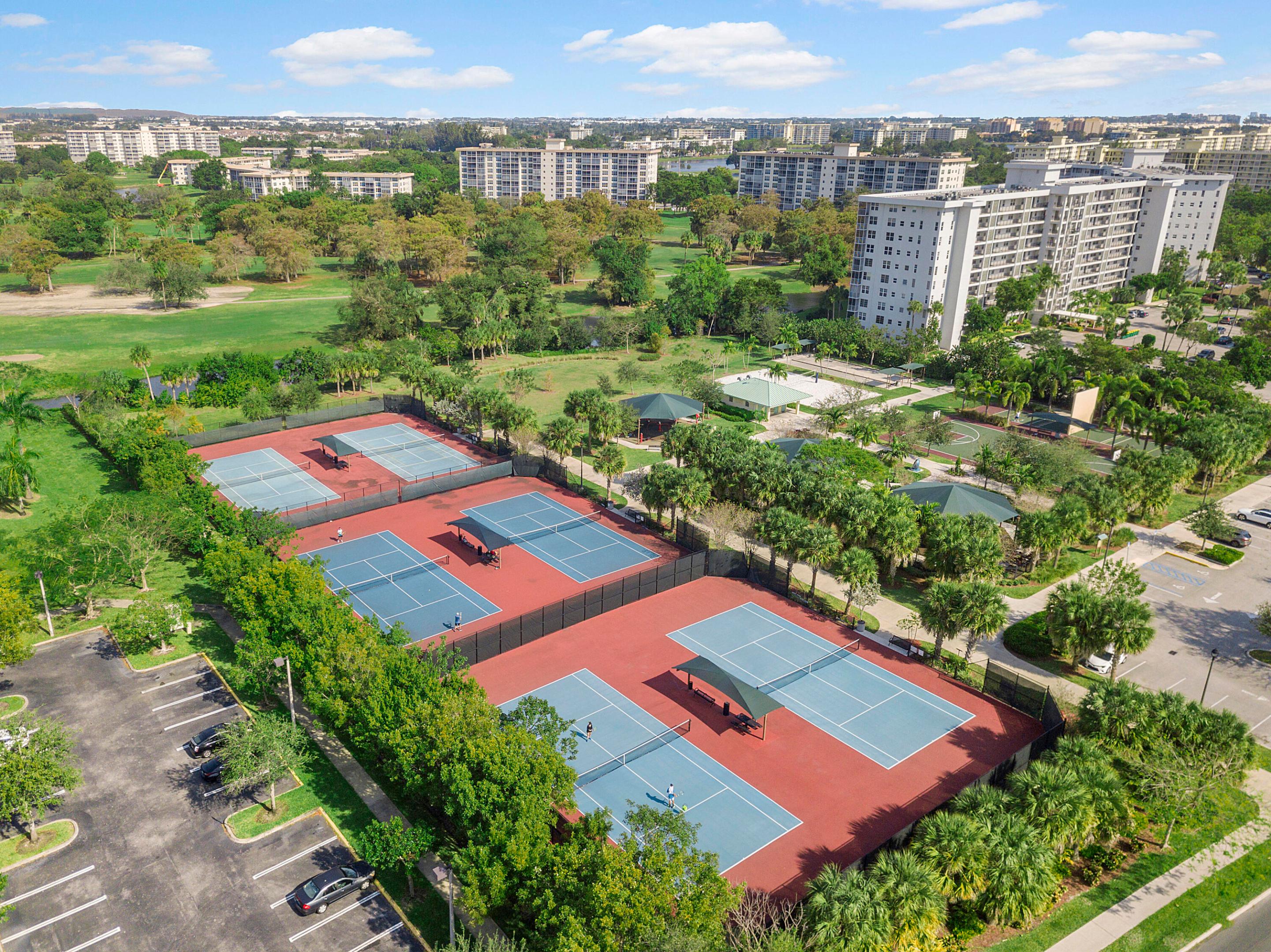 NO 123 PALM-AIRE COUNTRY CLUB - Residential
