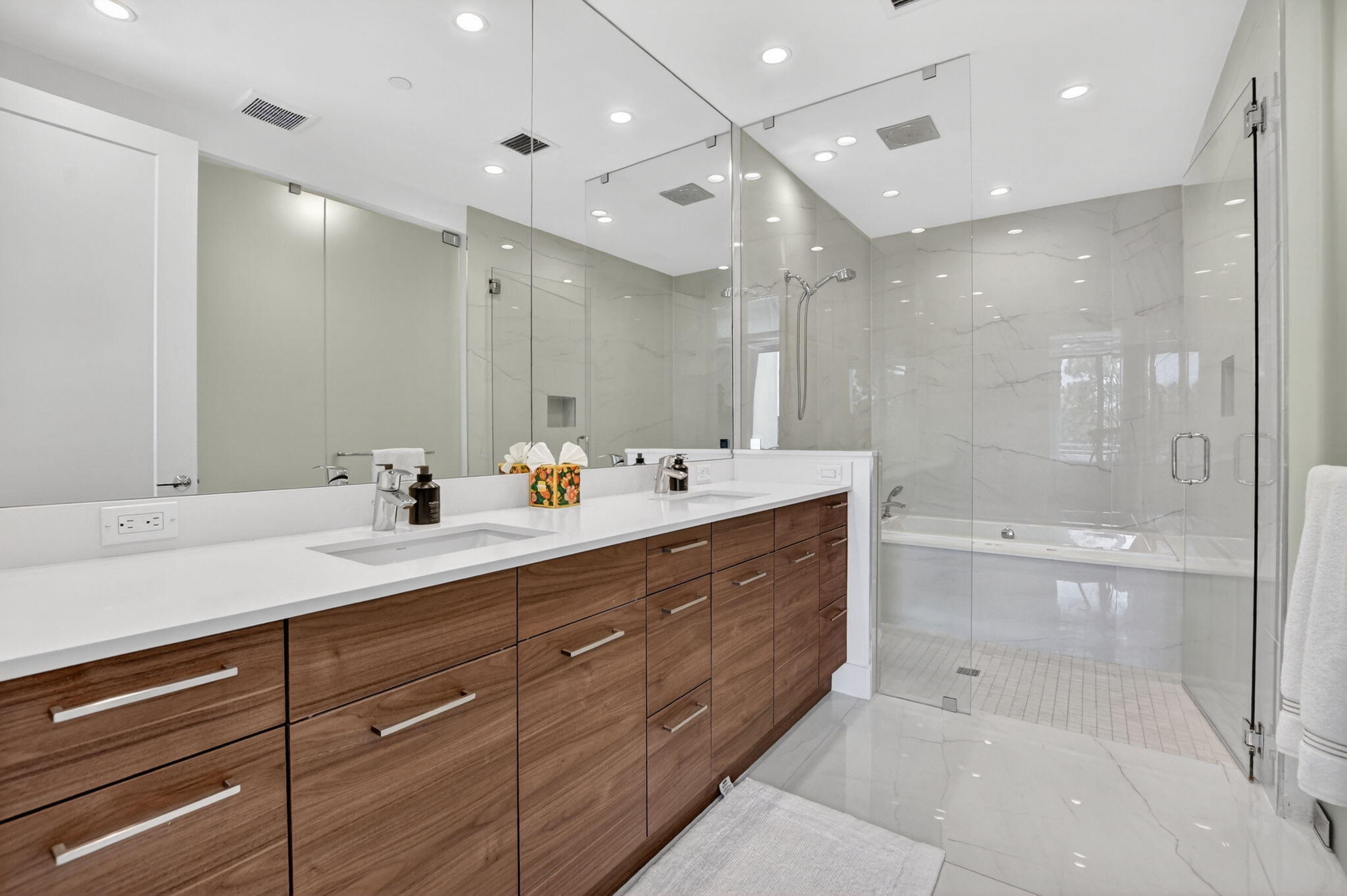 SPANISH RIVER TOWNHOMES - Residential