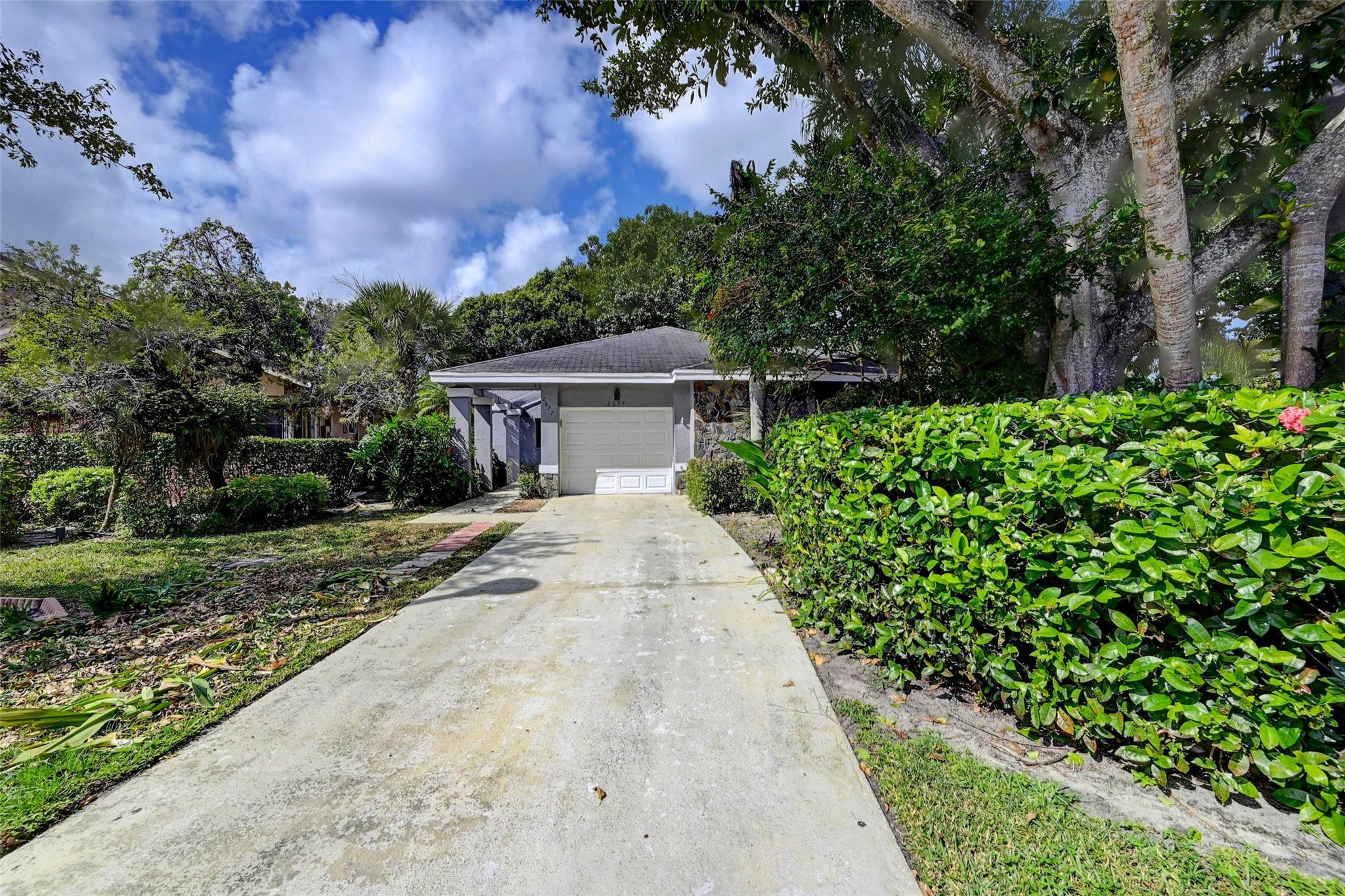 BACK ON MARKET. AMAZING RARE FIND IN THE TOWNSHIP. HOUSE IS ON THE WIDEST PART OF LAKE.  HUGE WATERFRONT WITH SERENE VIEW OF LAKE 3 BEDROOM 2 BATH 1CAR 3RD BEDROOM CAN BE A DEN OR BEDROOM GARAGE SINGLE FAMILY HOME WITH VAULTED CEILINGS AND LARGE SCREENED IN PATIO OVERLOOKING THE LAKE.  OPEN FLOOR PLAN. LARGE MASTER BEDROOM WITH STALL SHOWER, AND LARGE WALK IN CLOSET. IMPACT WINDOWS AND DOORS EAT IN KITCHEN WITH FORMAL DINING ROOM. ON WIDEST PART OF CUL DE SAC  FULL USE OF ALL TOWNSHIP AMENITIES.  CLOSE TO SHOPPING, RESTAURANTS AND HIGHWAYS.  WALK TO COMMUNITY POOL.   MOTIVATED SELLER BRING ALL OFFERSAS PER HOA THIS IS A 55+ COMMUNITY. NOONE UNDER AGE 18,  BUYER COULD NOT GET FINANCING