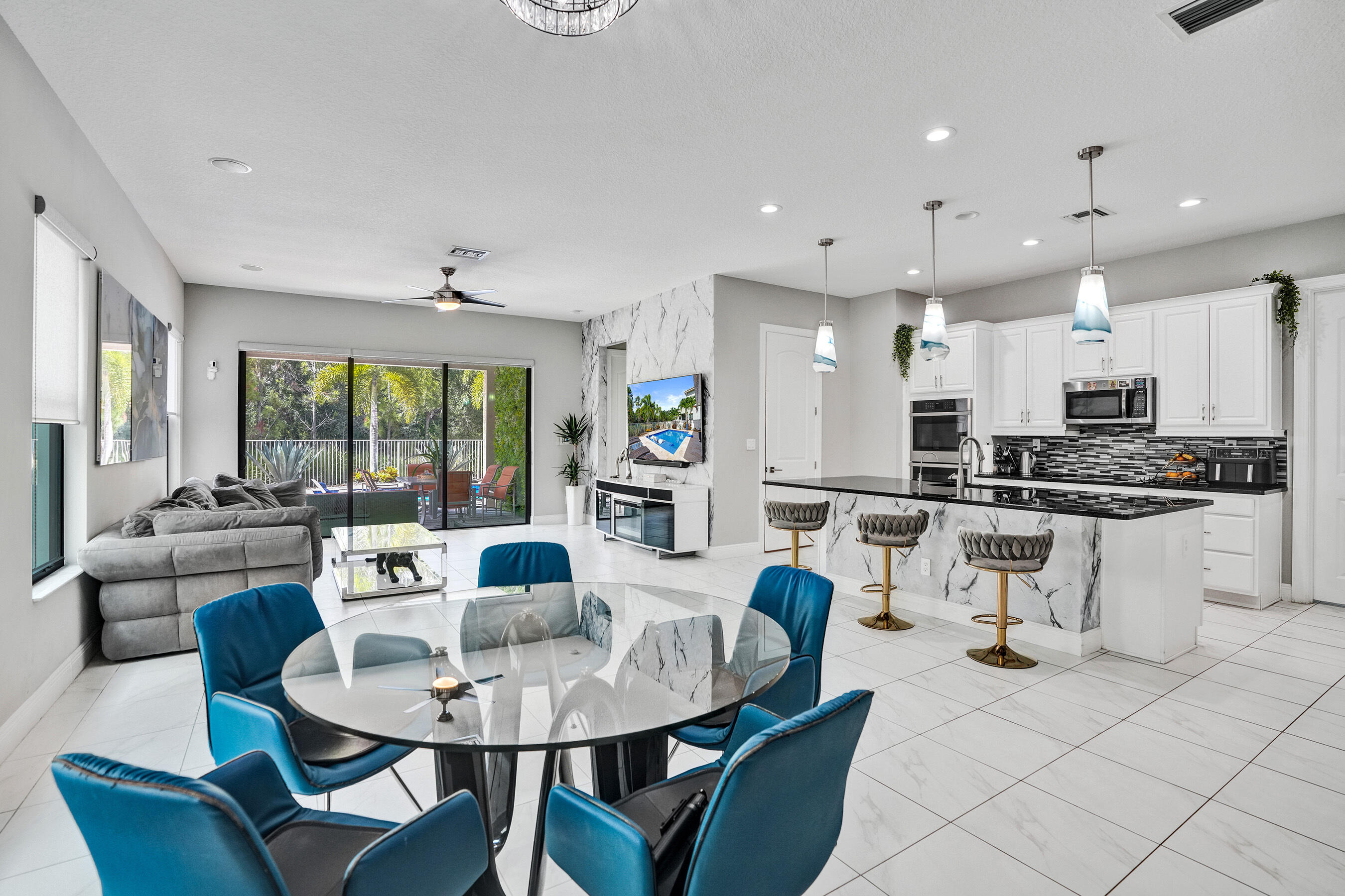CORAL LAGO - Residential
