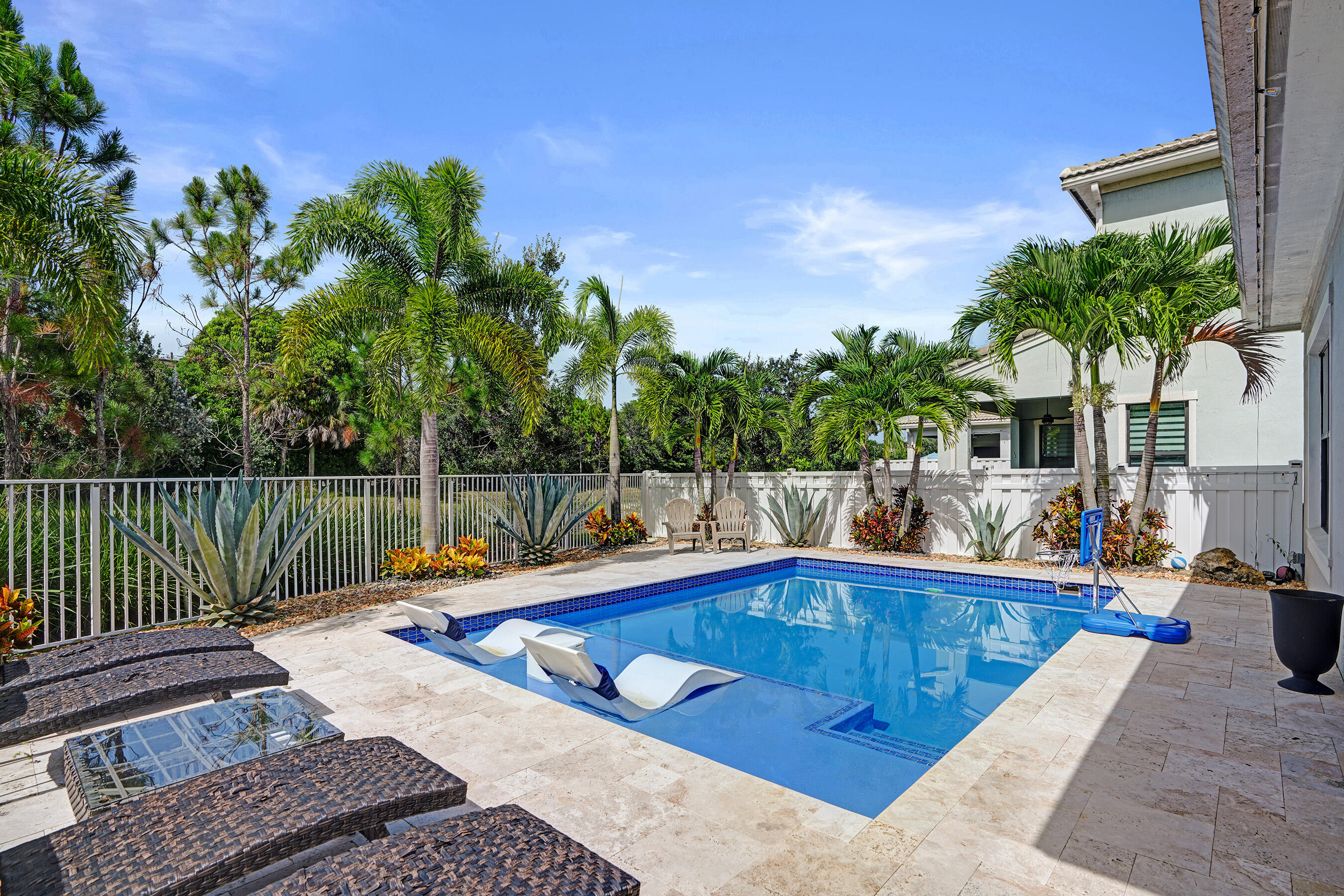 CORAL LAGO - Residential