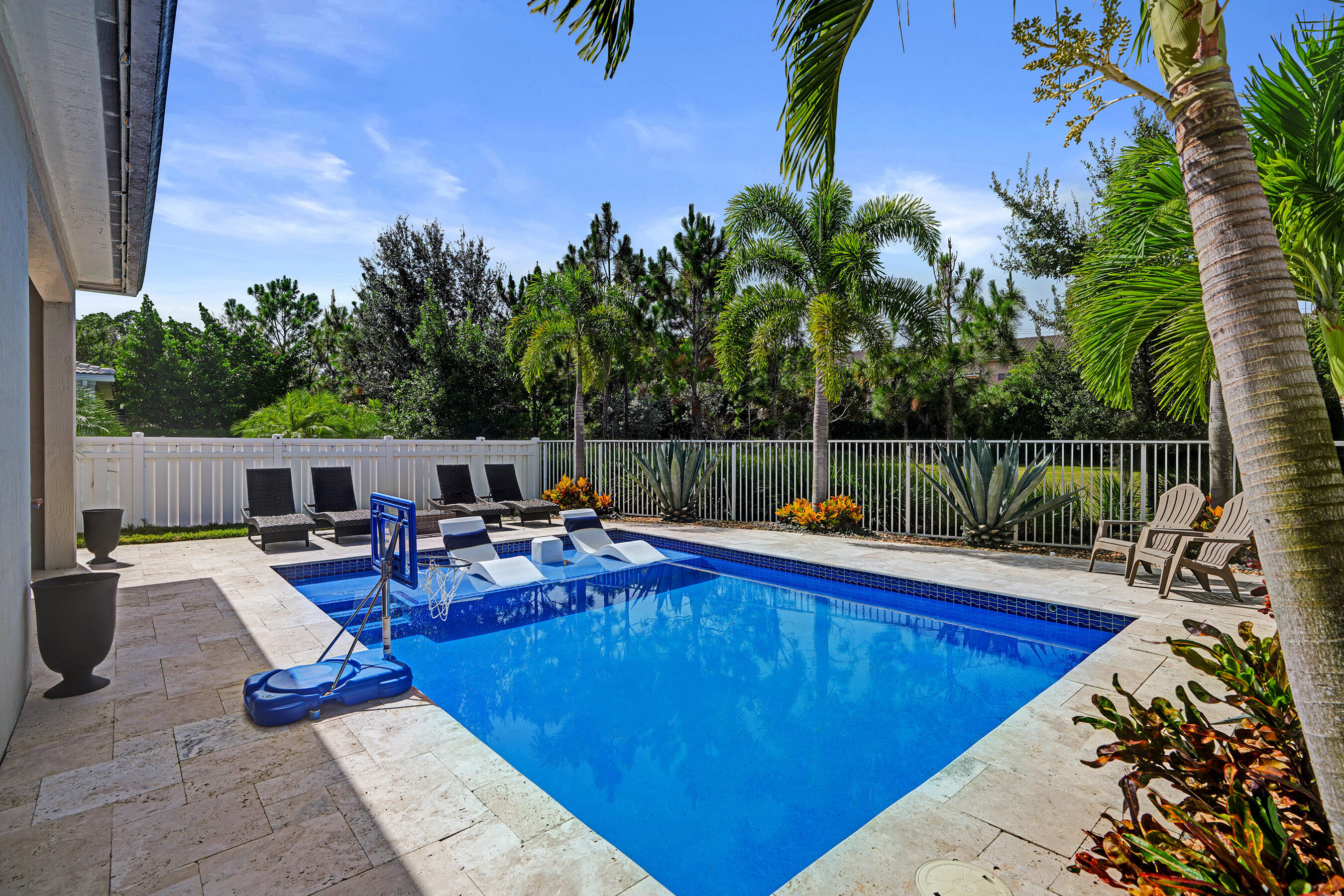 CORAL LAGO - Residential