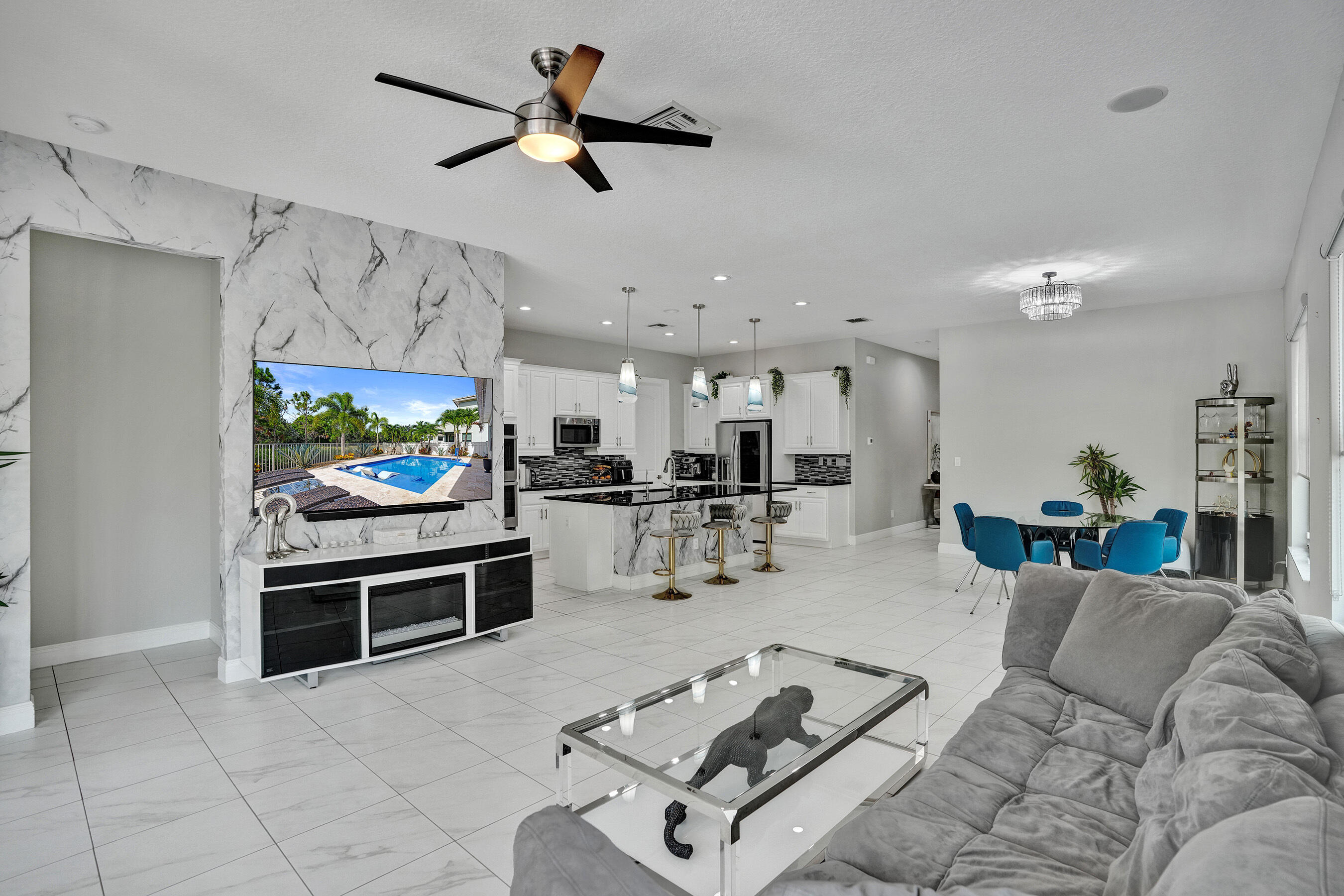 CORAL LAGO - Residential