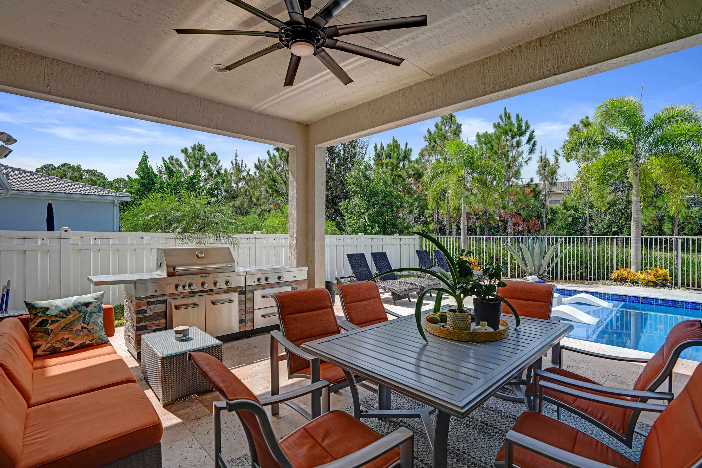 CORAL LAGO - Residential