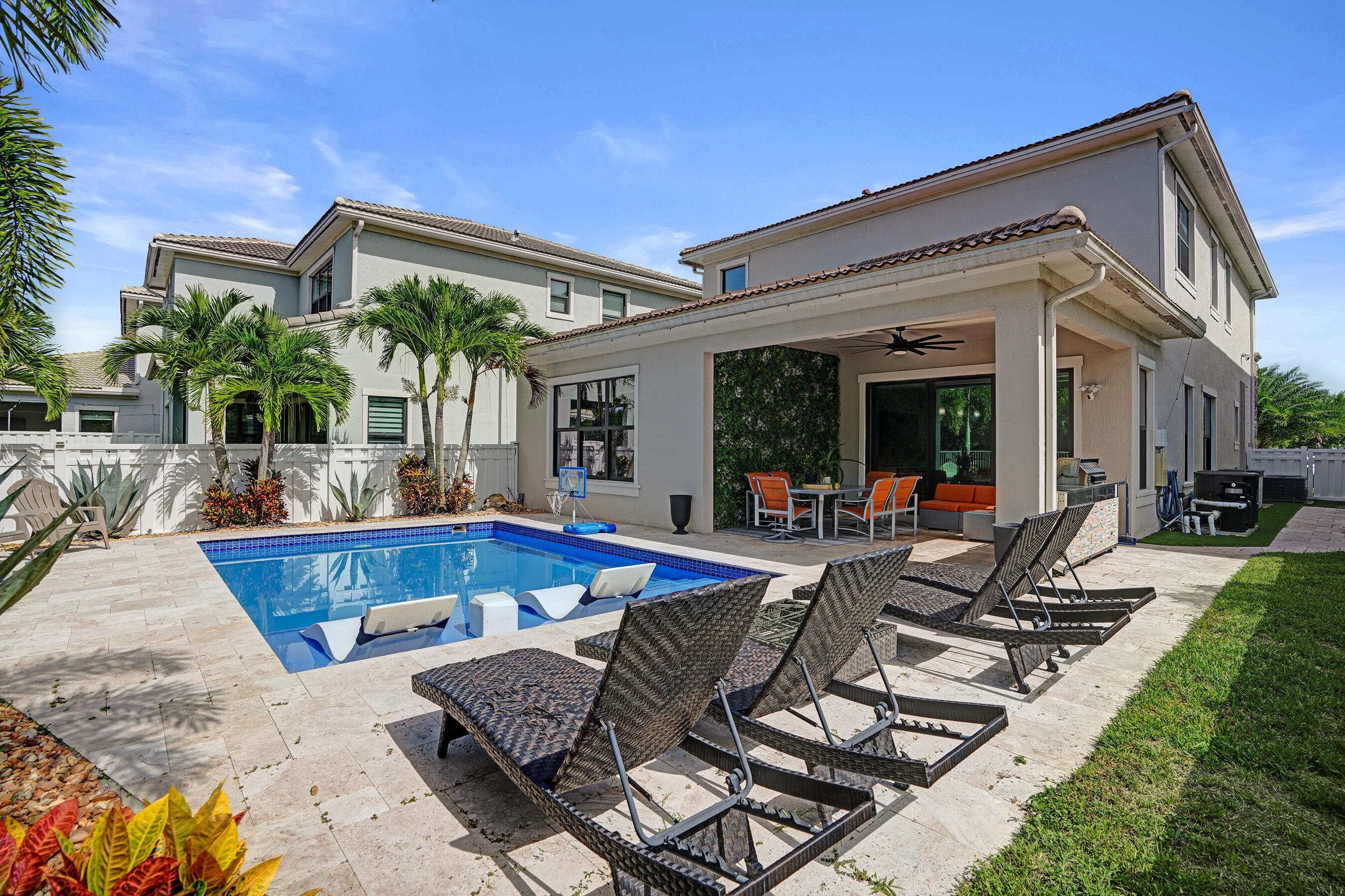 CORAL LAGO - Residential