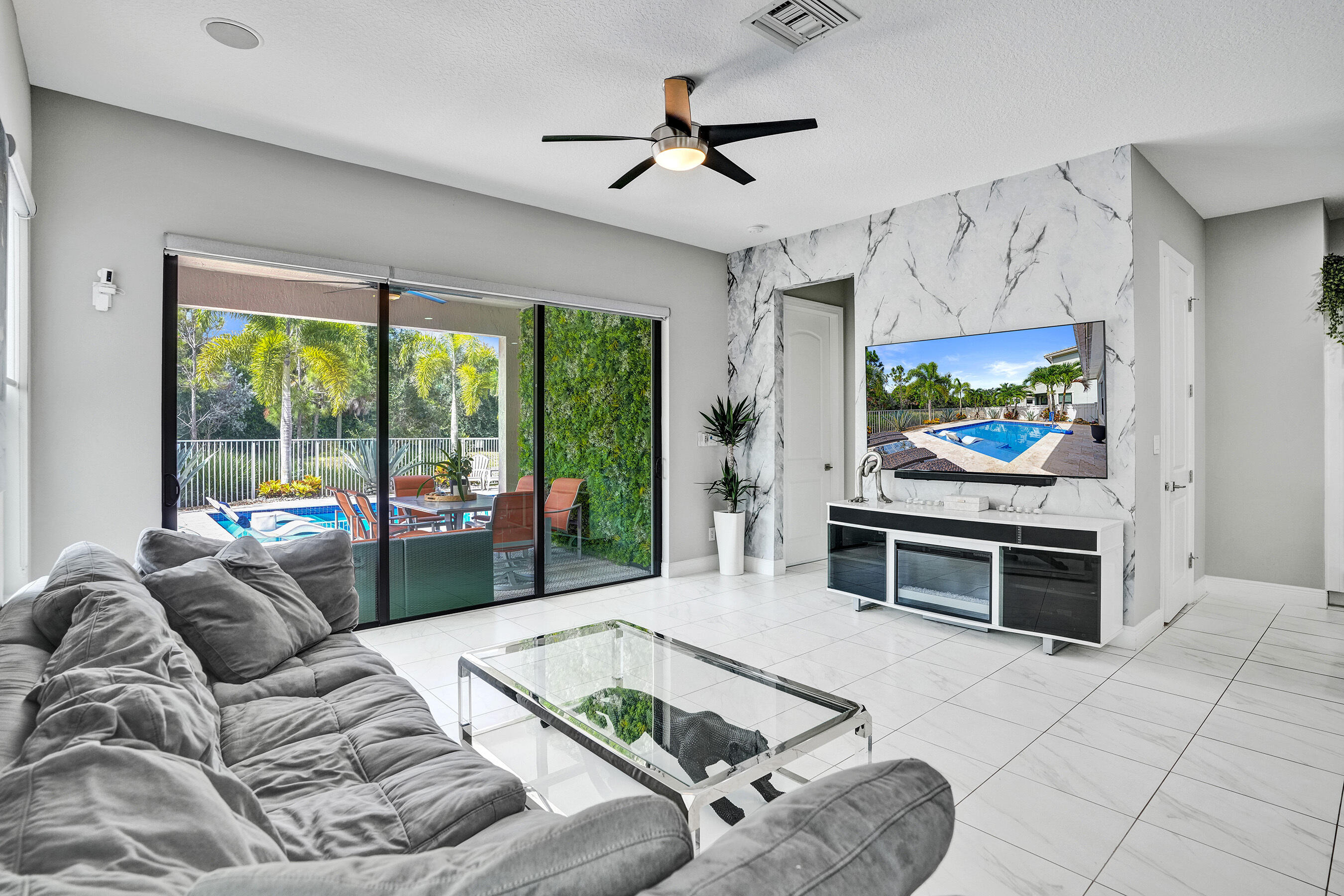 CORAL LAGO - Residential