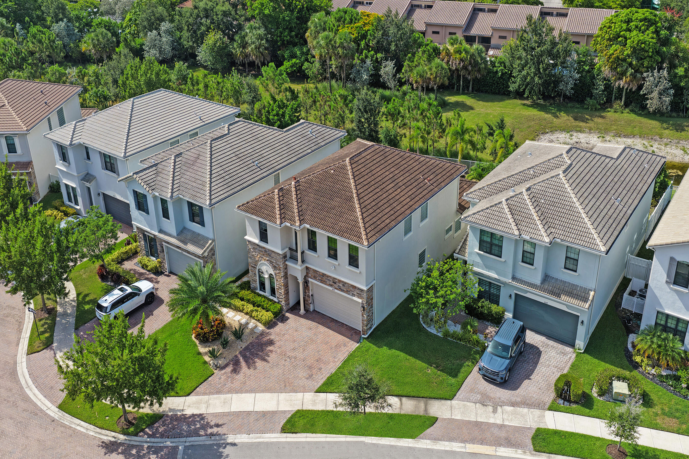 CORAL LAGO - Residential