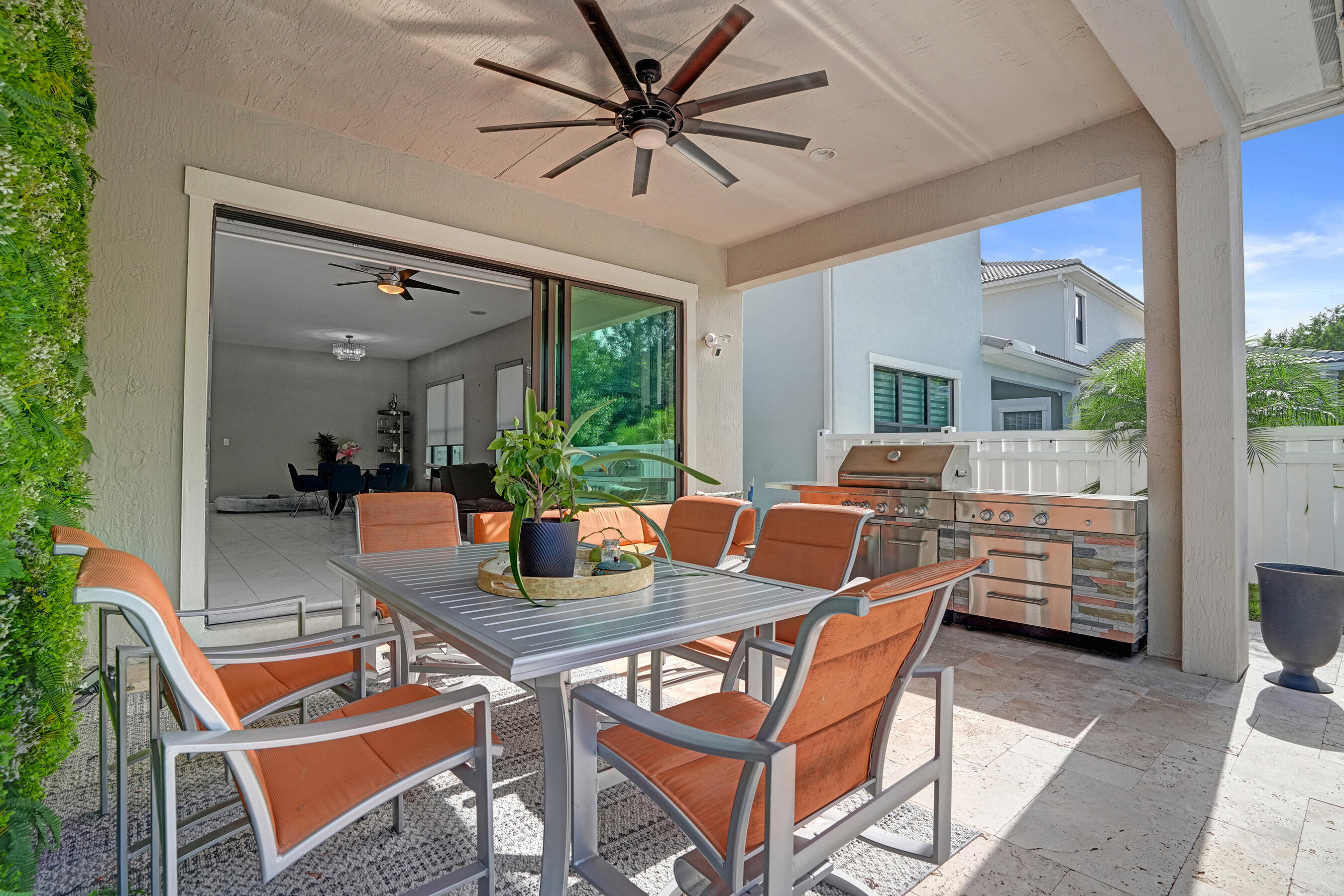 CORAL LAGO - Residential