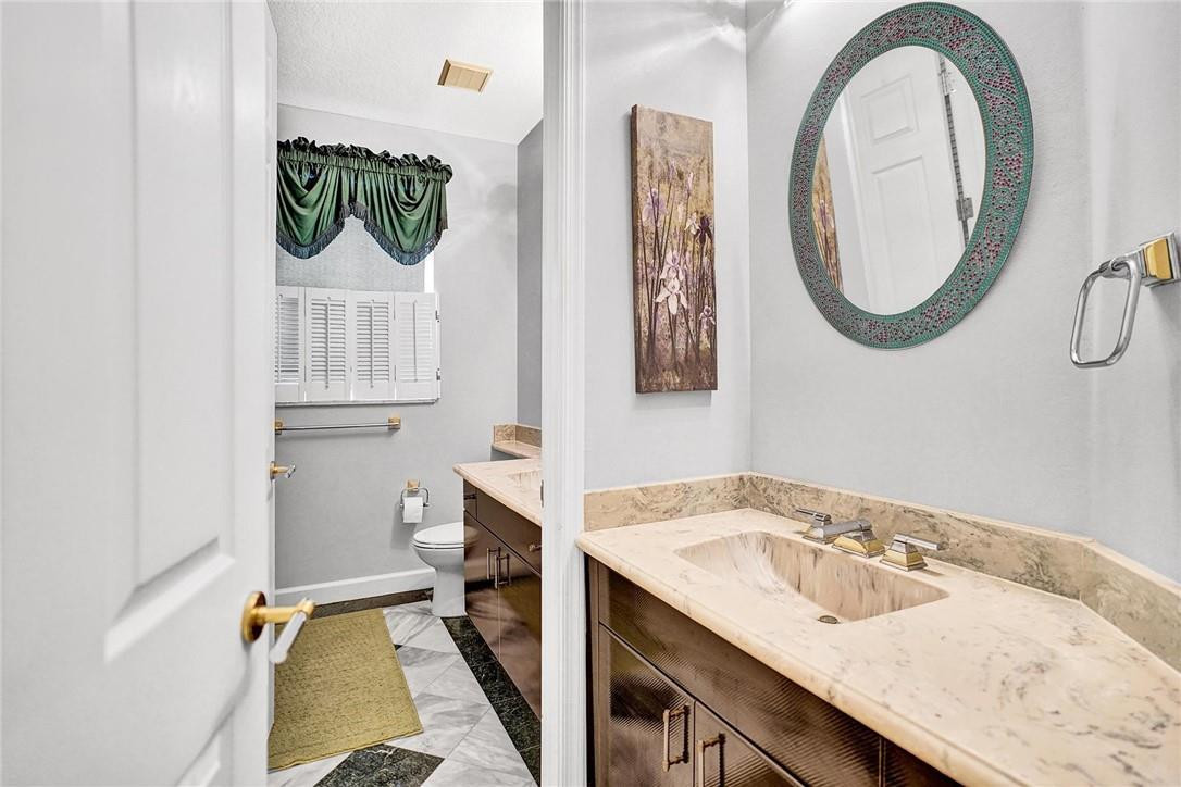 Isla Del Sol 85-32 B - Residential