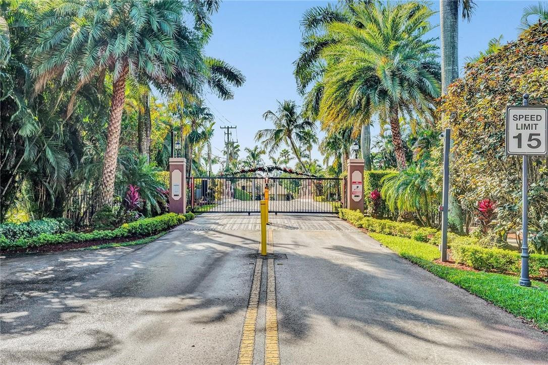 Isla Del Sol 85-32 B - Residential