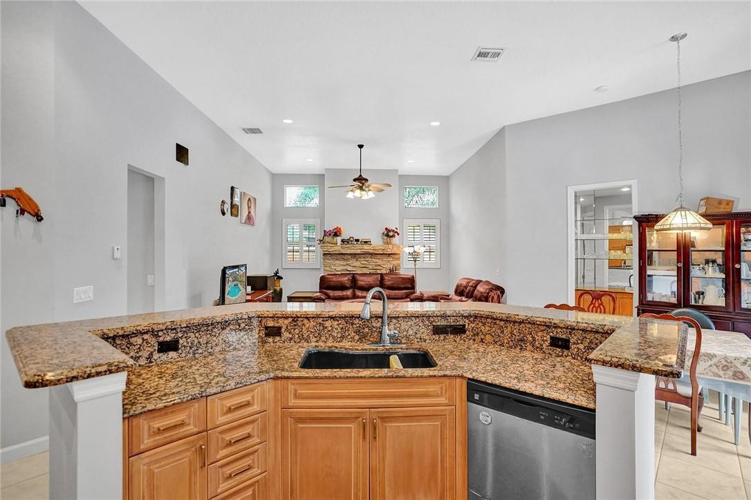 Isla Del Sol 85-32 B - Residential