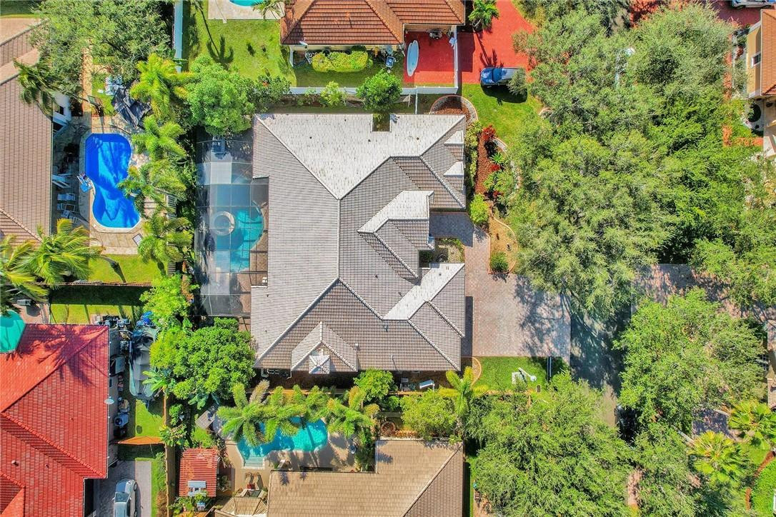 Isla Del Sol 85-32 B - Residential