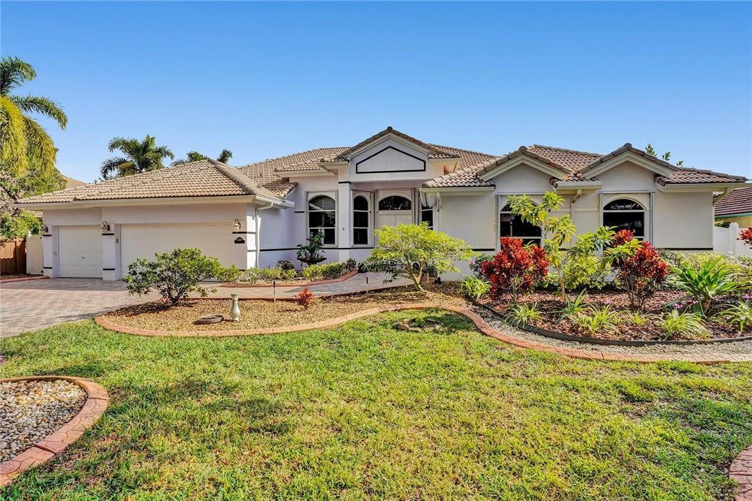 Isla Del Sol 85-32 B - Residential