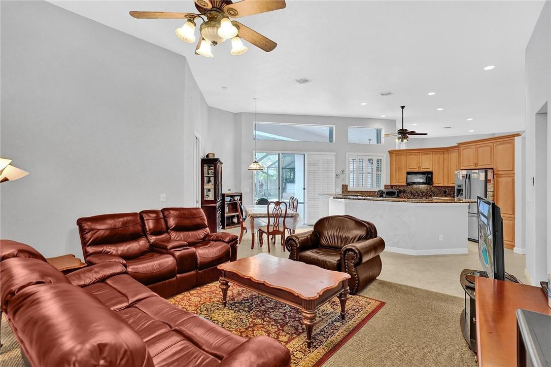 Isla Del Sol 85-32 B - Residential