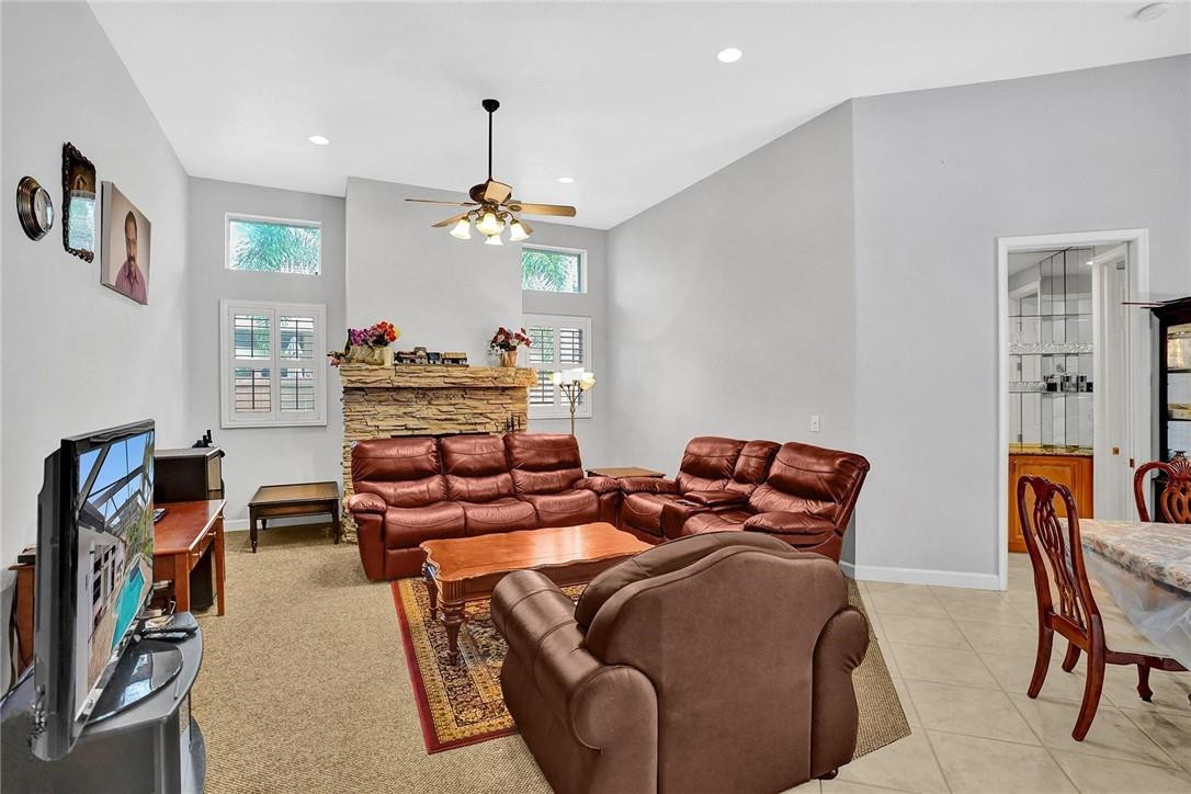 Isla Del Sol 85-32 B - Residential
